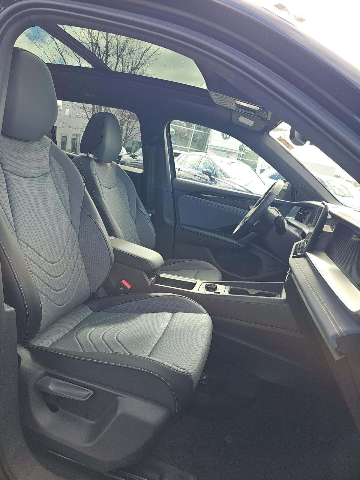 2025 Volkswagen Tiguan 2.0T SE R-Line Black AWD