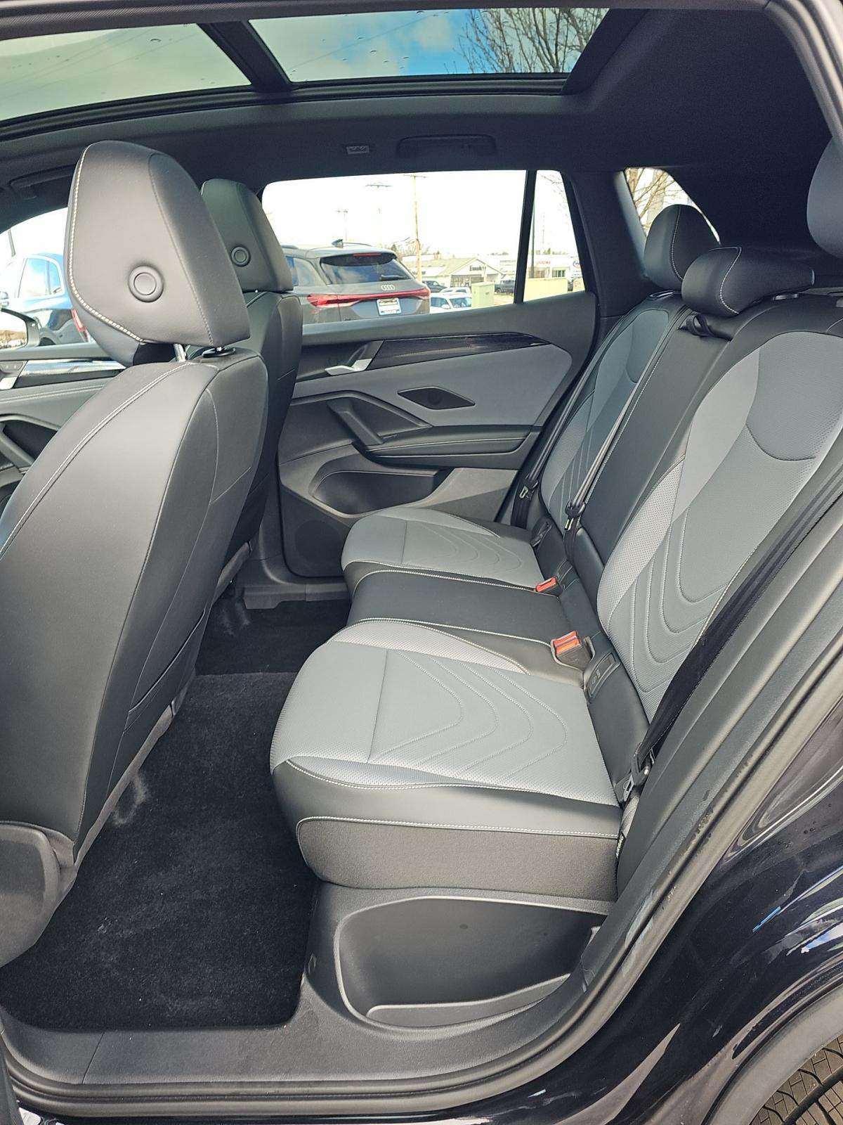 2025 Volkswagen Tiguan 2.0T SE R-Line Black AWD