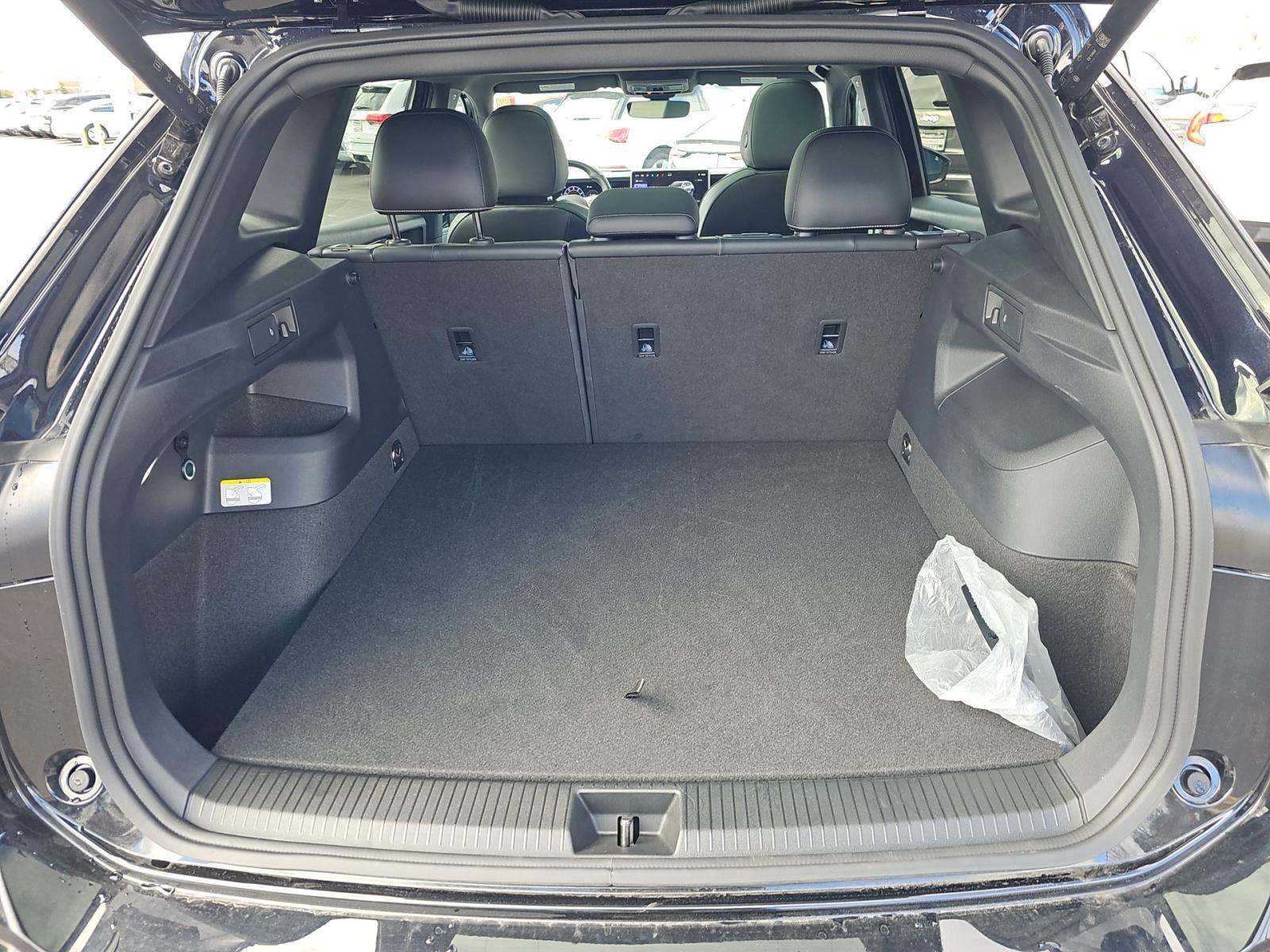 2025 Volkswagen Tiguan 2.0T SE R-Line Black AWD