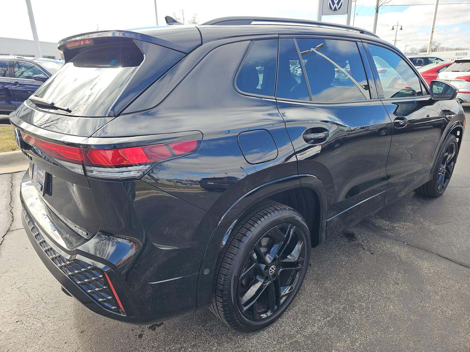 2025 Volkswagen Tiguan 2.0T SE R-Line Black AWD