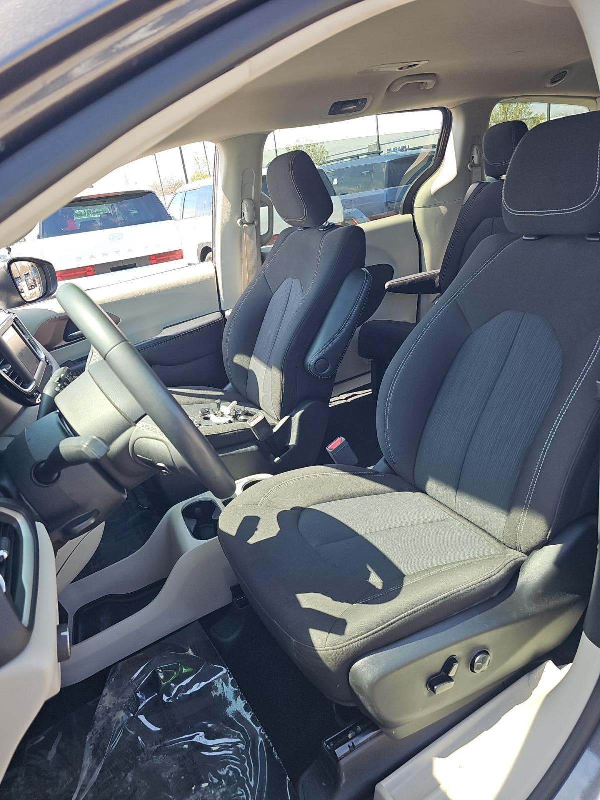 CHRYSLER VOYAGER - 6