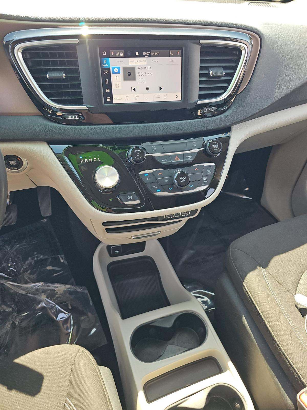 CHRYSLER VOYAGER - 10
