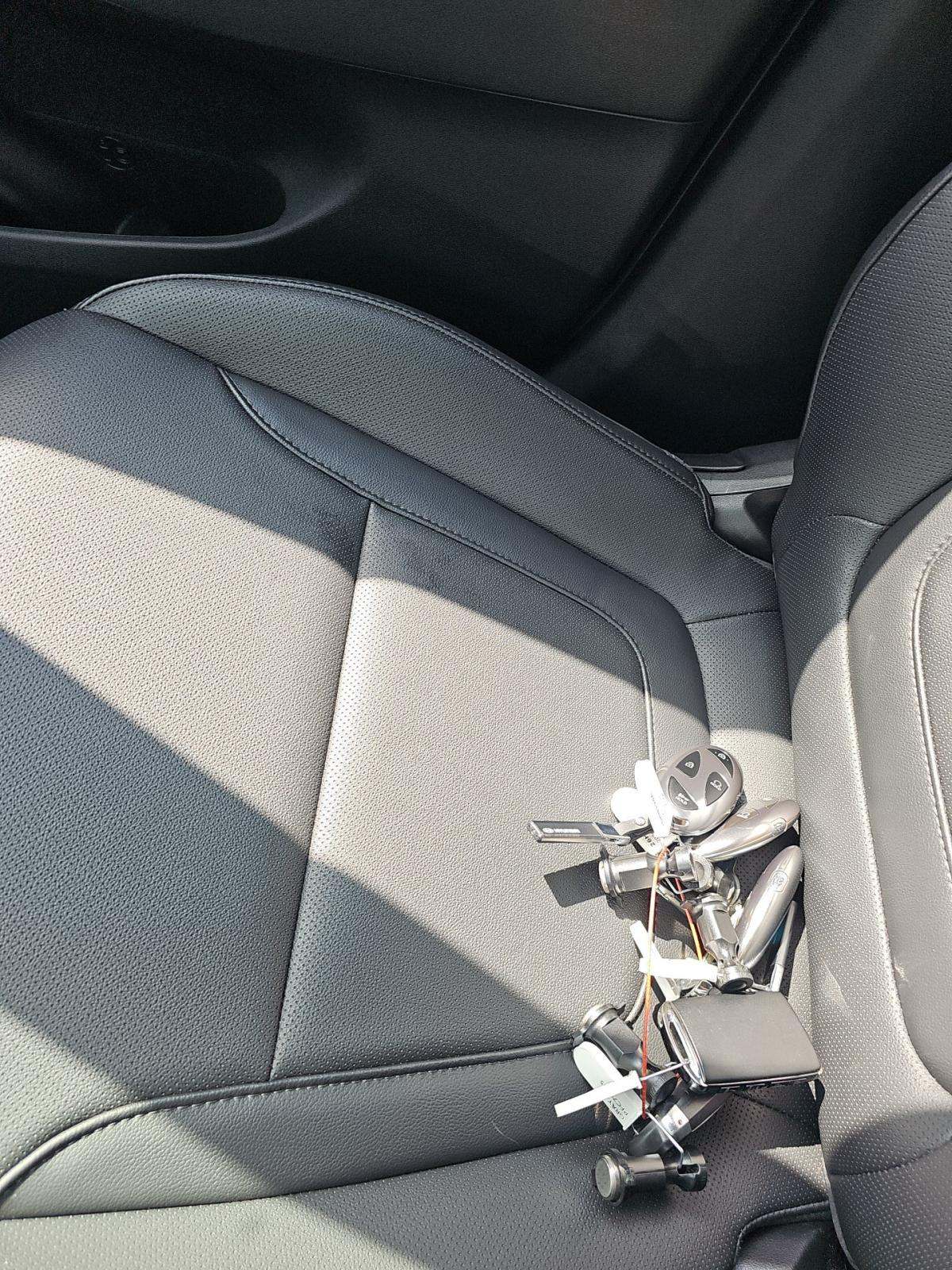 HYUNDAI SEL CONVENIENCE - 8