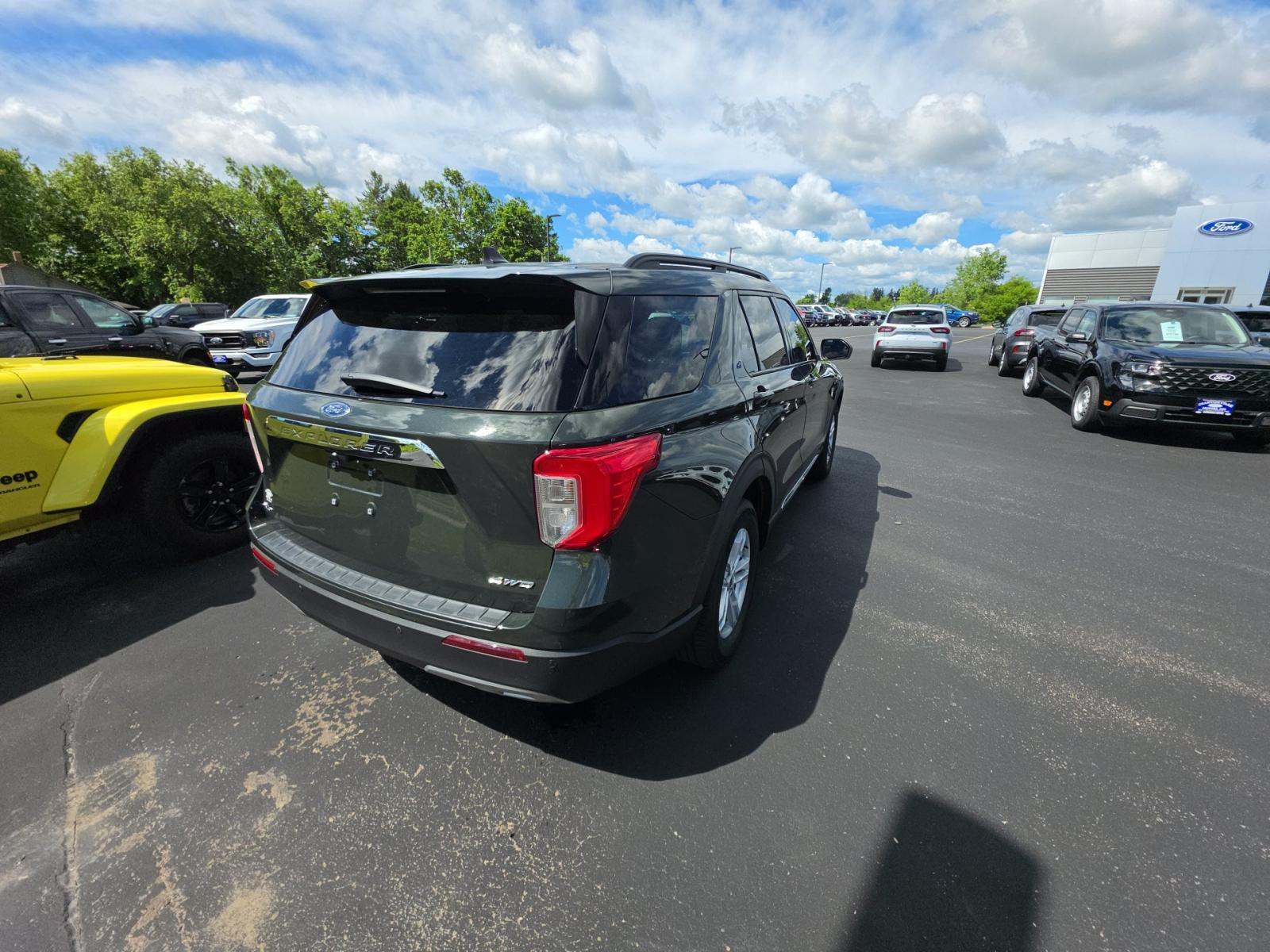 2023 Ford Explorer XLT AWD