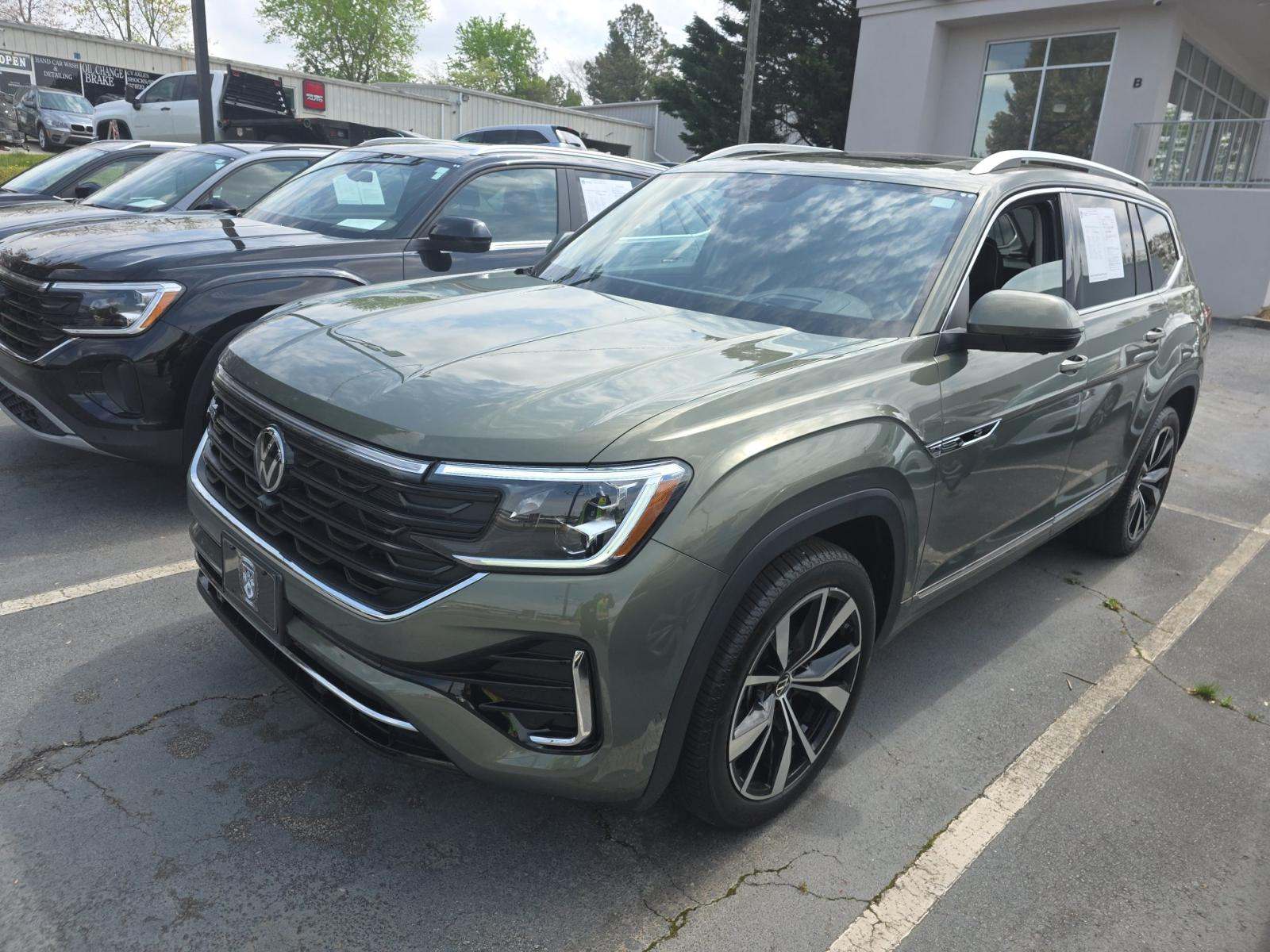 2025 Volkswagen Atlas 2.0T SEL Premium R-Line AWD