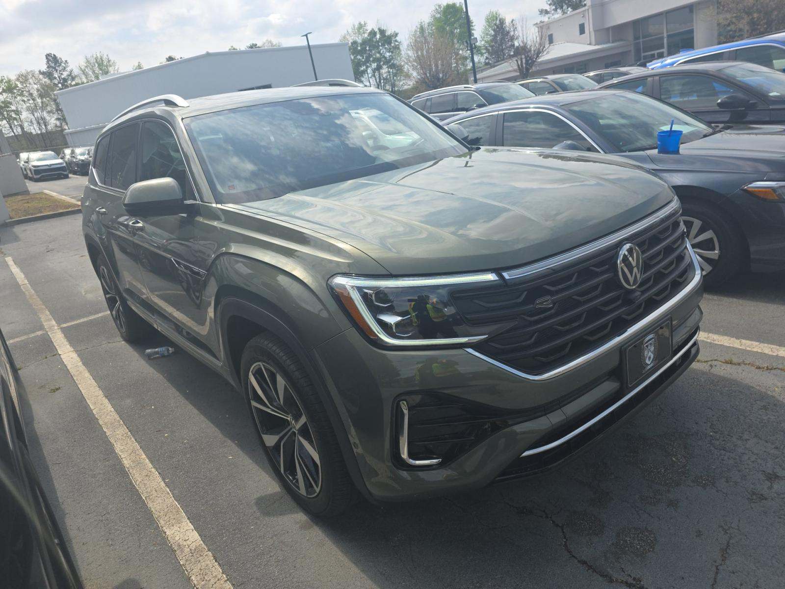 2025 Volkswagen Atlas 2.0T SEL Premium R-Line AWD