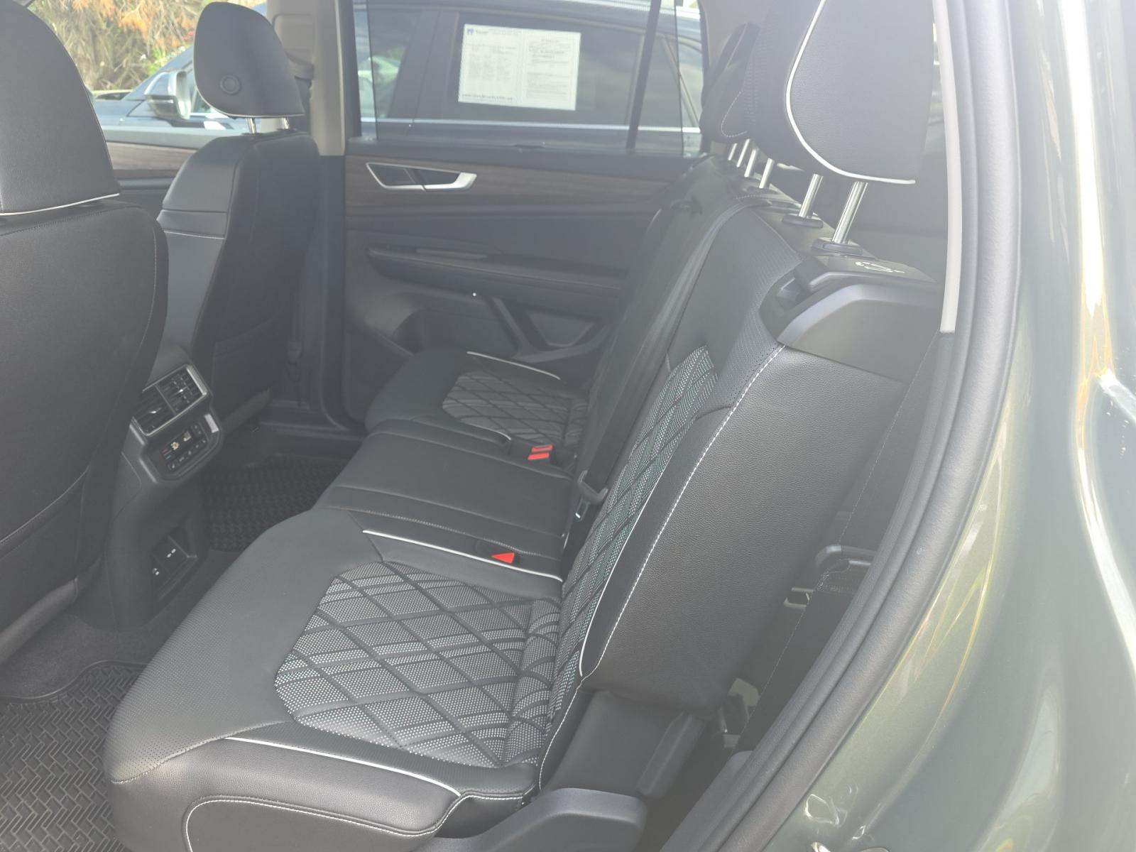 2025 Volkswagen Atlas 2.0T SEL Premium R-Line AWD