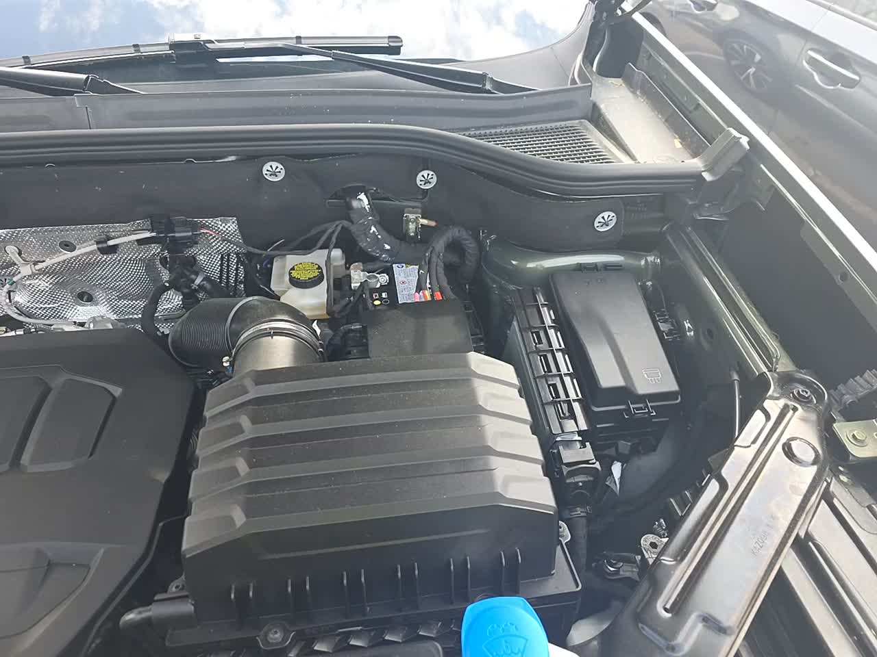 2025 Volkswagen Atlas 2.0T SEL Premium R-Line AWD