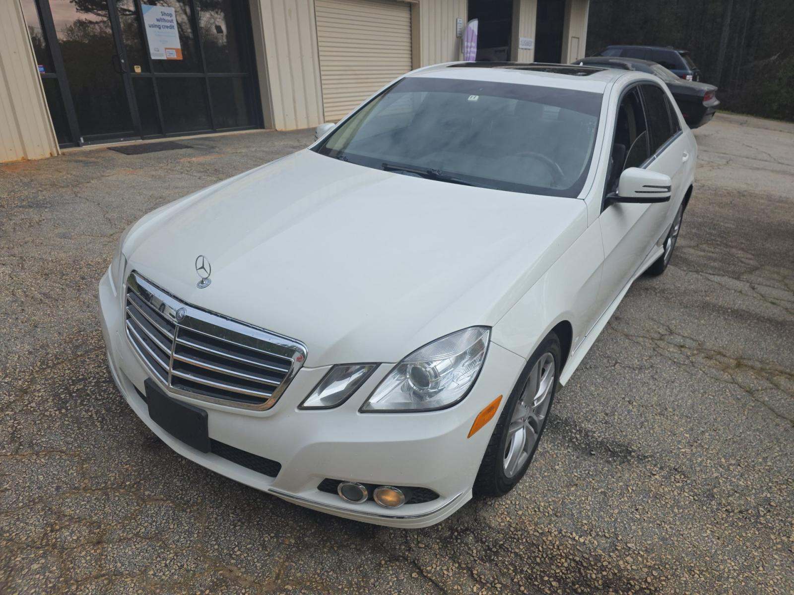 MERCEDES-BENZ E-CLASS - 1