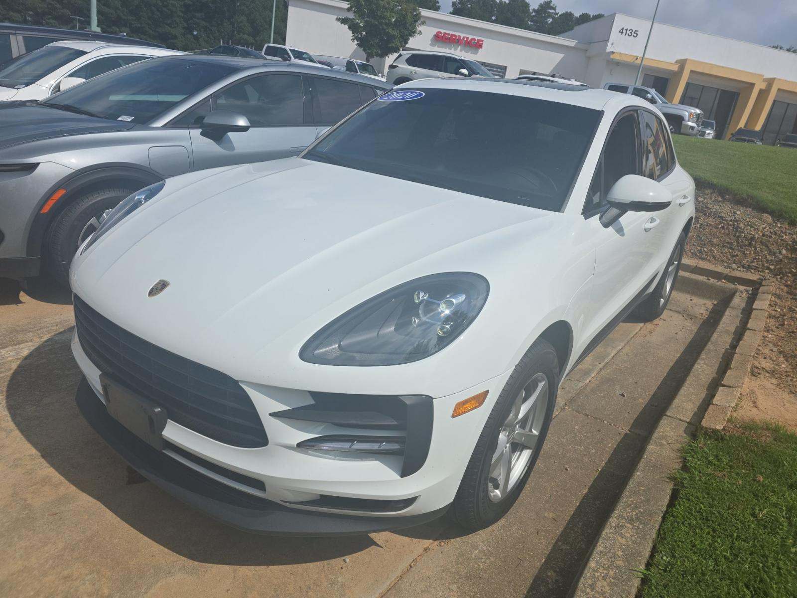2020 Porsche Macan Base AWD