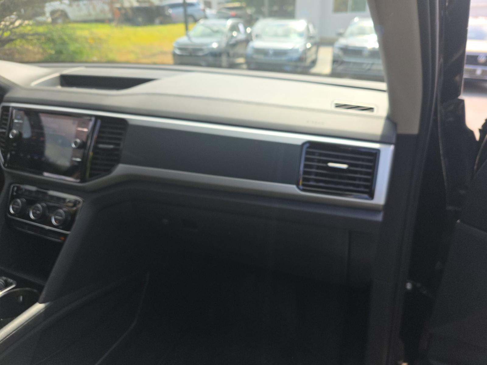 2023 Volkswagen Atlas 3.6L SEL Premium R-Line AWD