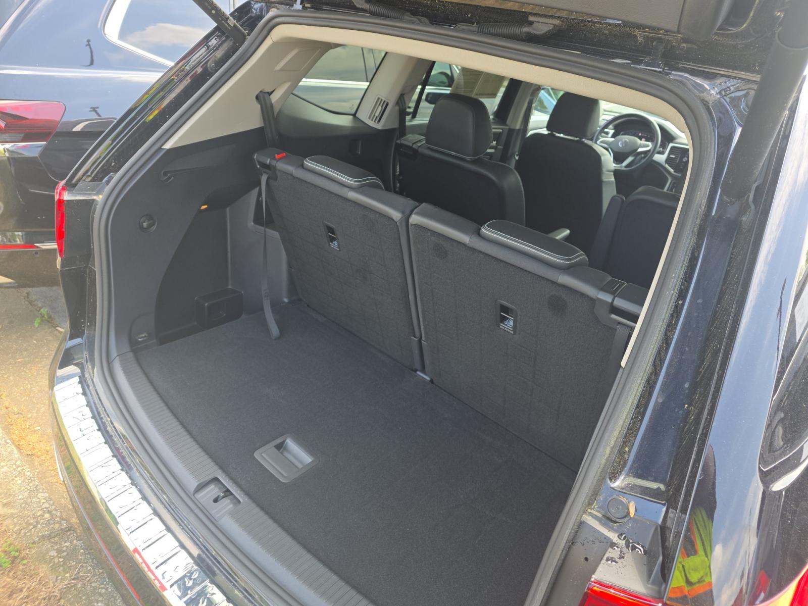 2023 Volkswagen Atlas 3.6L SEL Premium R-Line AWD