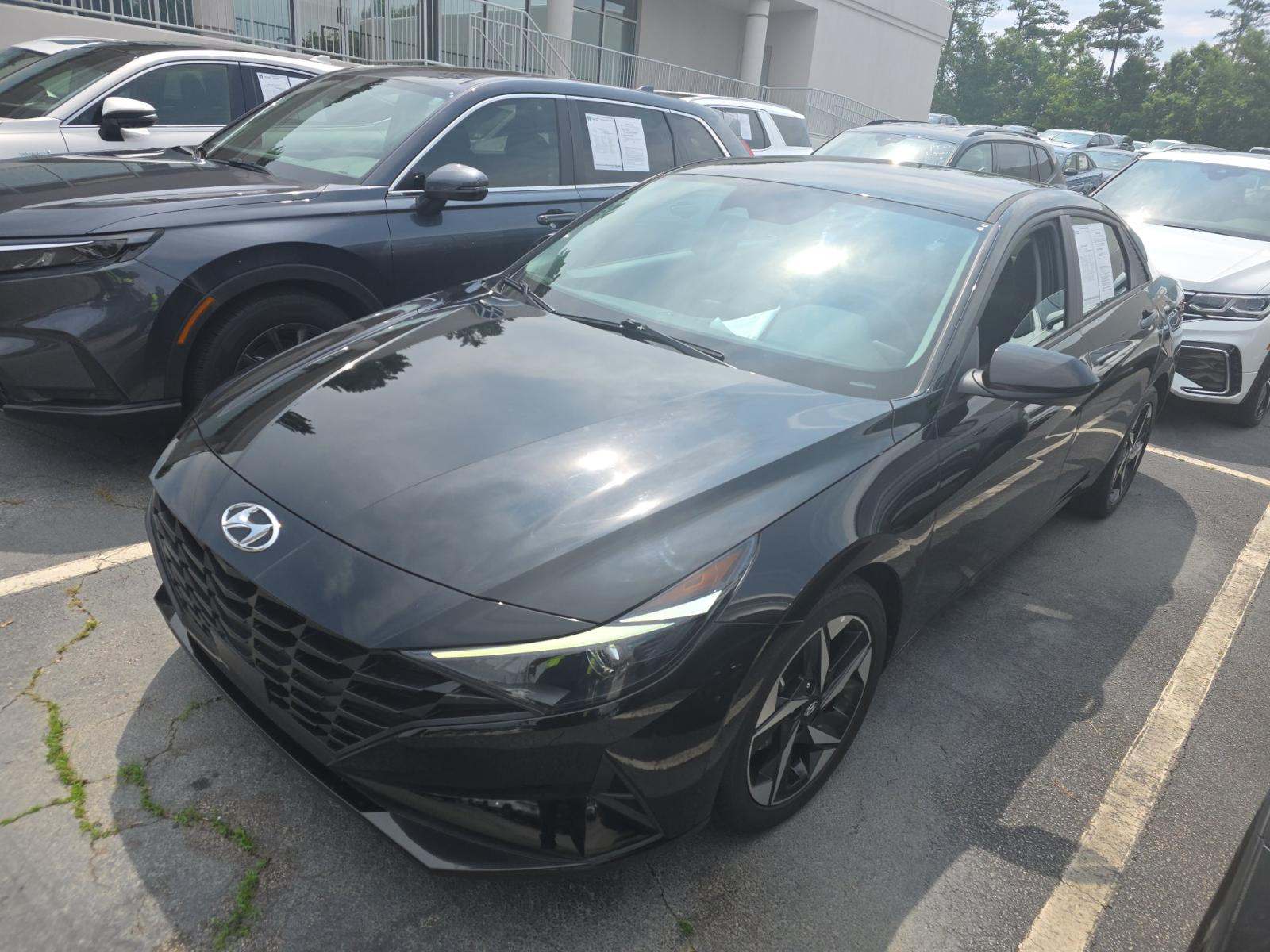 2023 Hyundai Elantra SEL FWD
