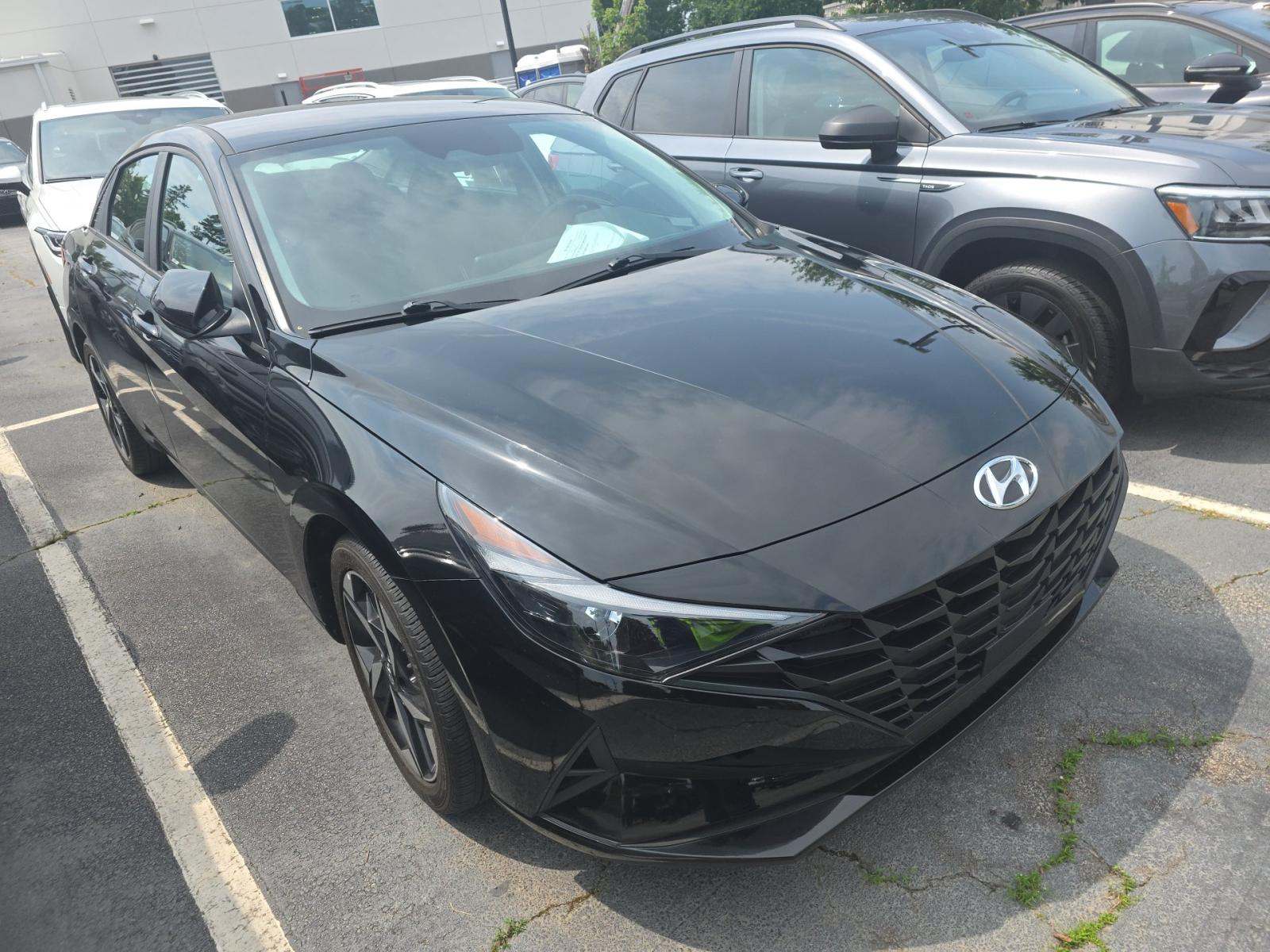 2023 Hyundai Elantra SEL FWD
