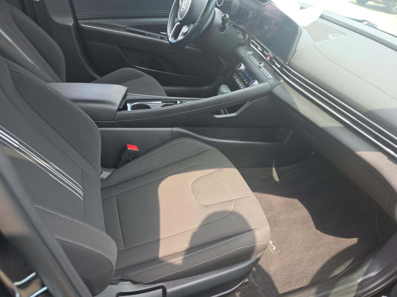 2023 Hyundai Elantra SEL FWD