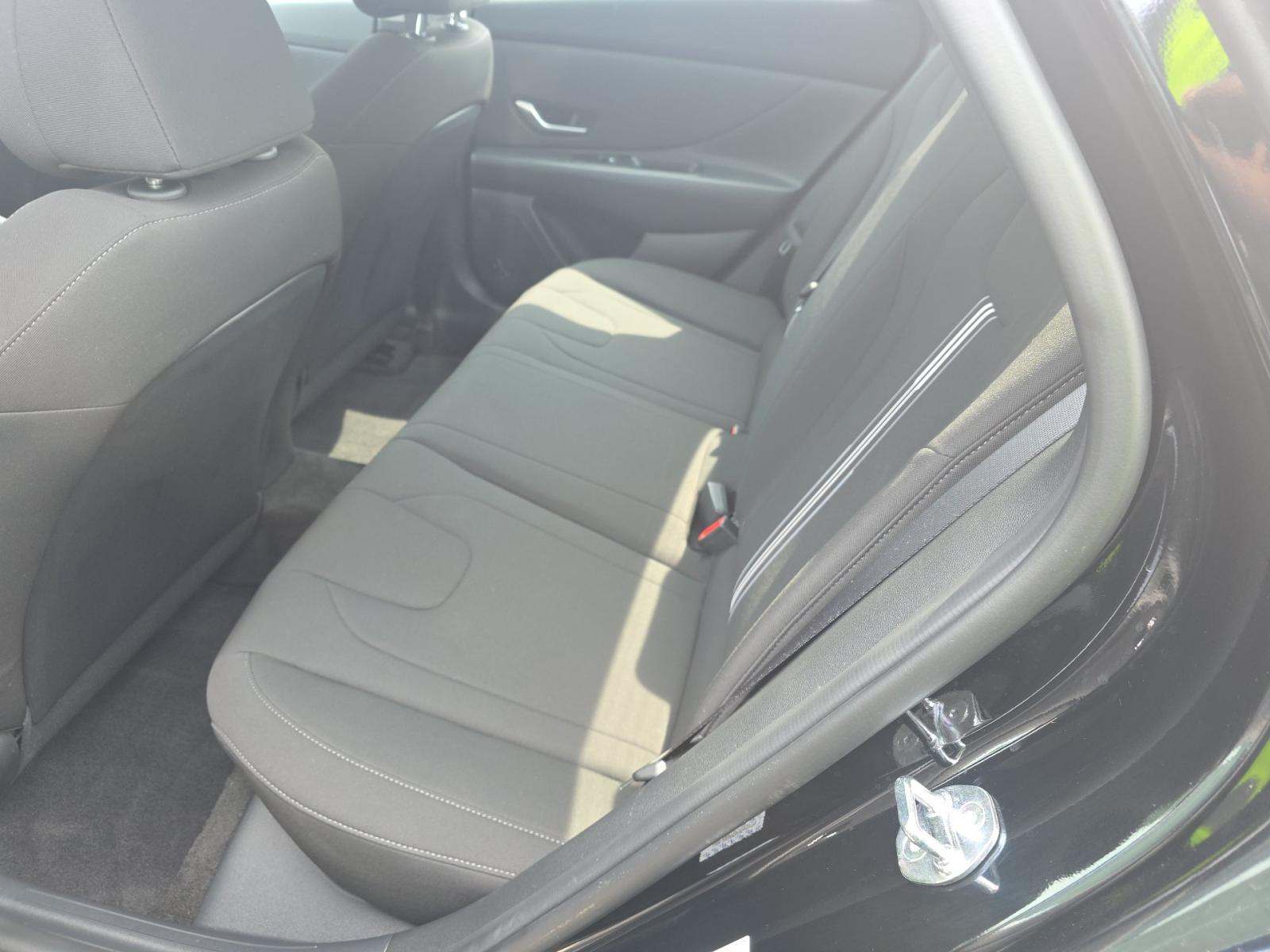2023 Hyundai Elantra SEL FWD