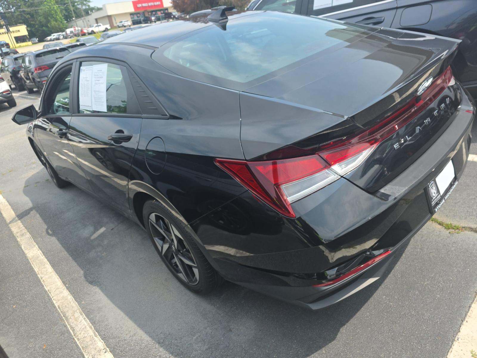 2023 Hyundai Elantra SEL FWD