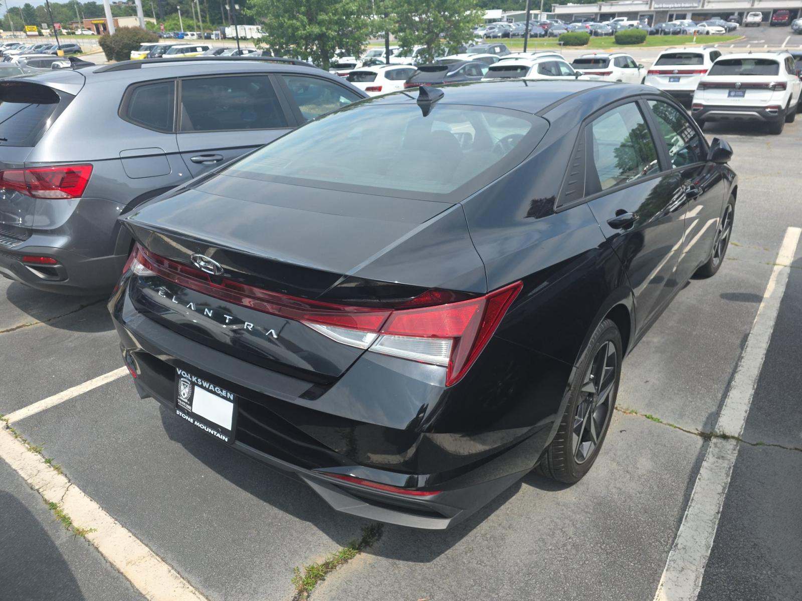 2023 Hyundai Elantra SEL FWD