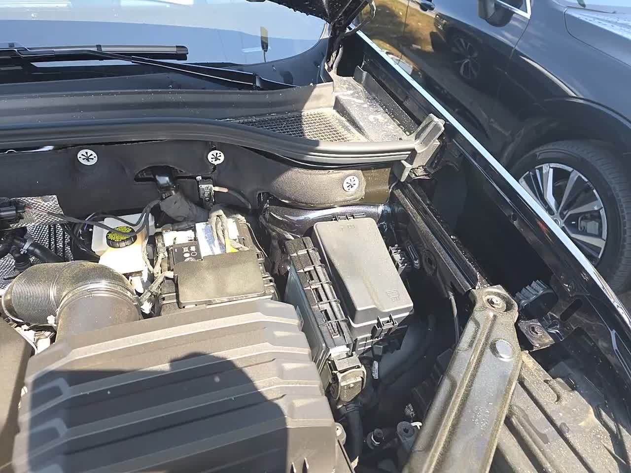 2025 Volkswagen Atlas 2.0T SEL Premium R-Line AWD