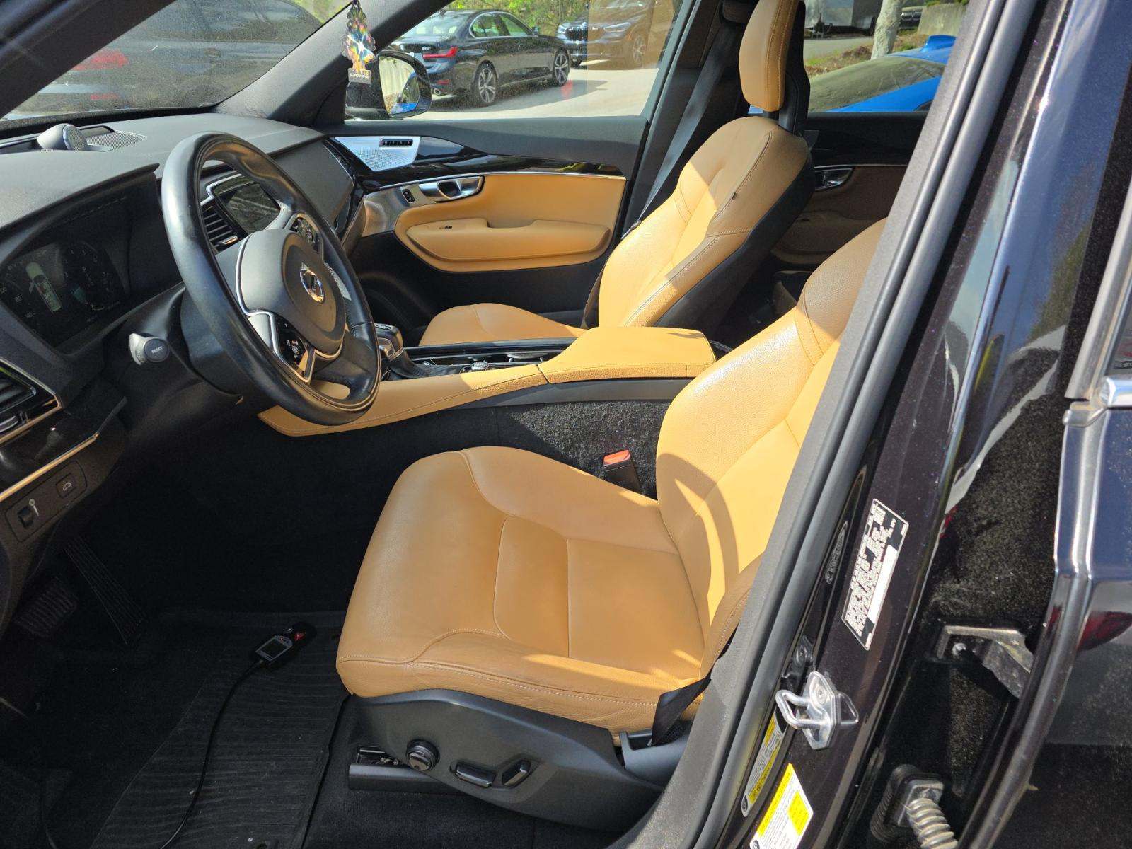 2018 Volvo XC90 T6 Momentum AWD