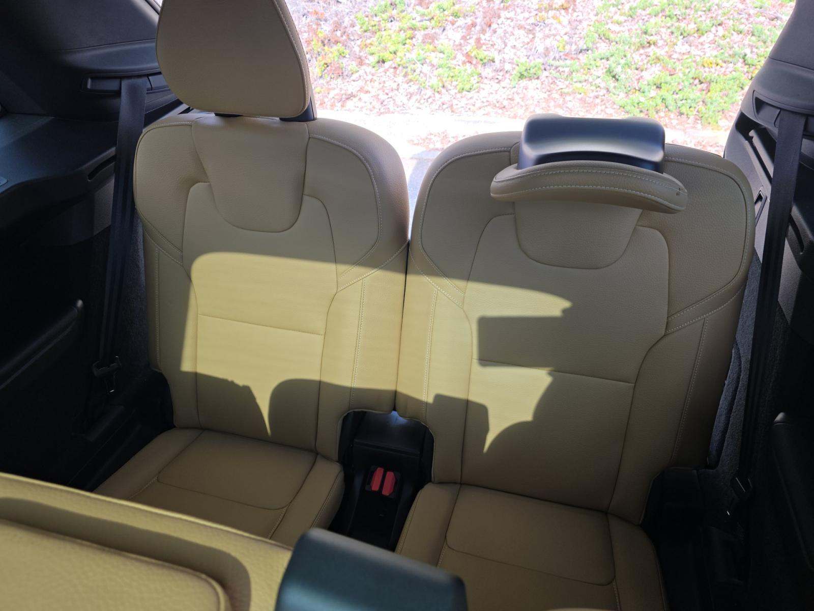 2018 Volvo XC90 T6 Momentum AWD