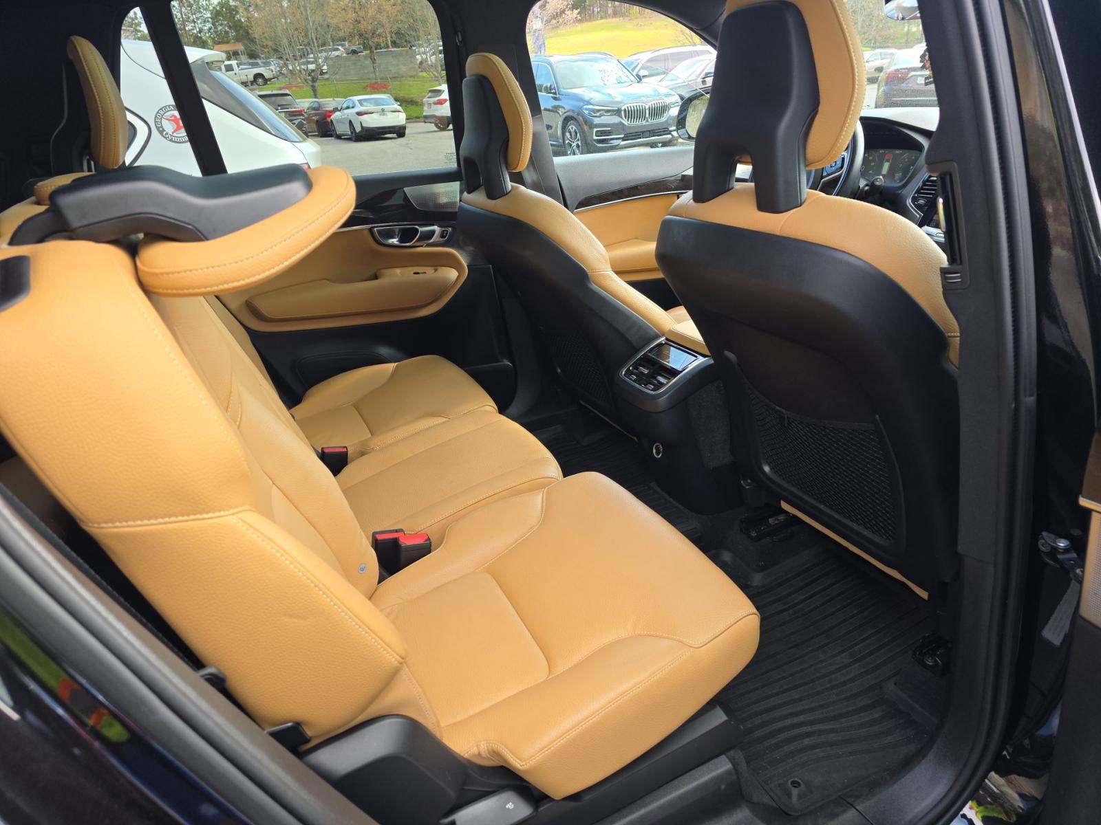 2018 Volvo XC90 T6 Momentum AWD