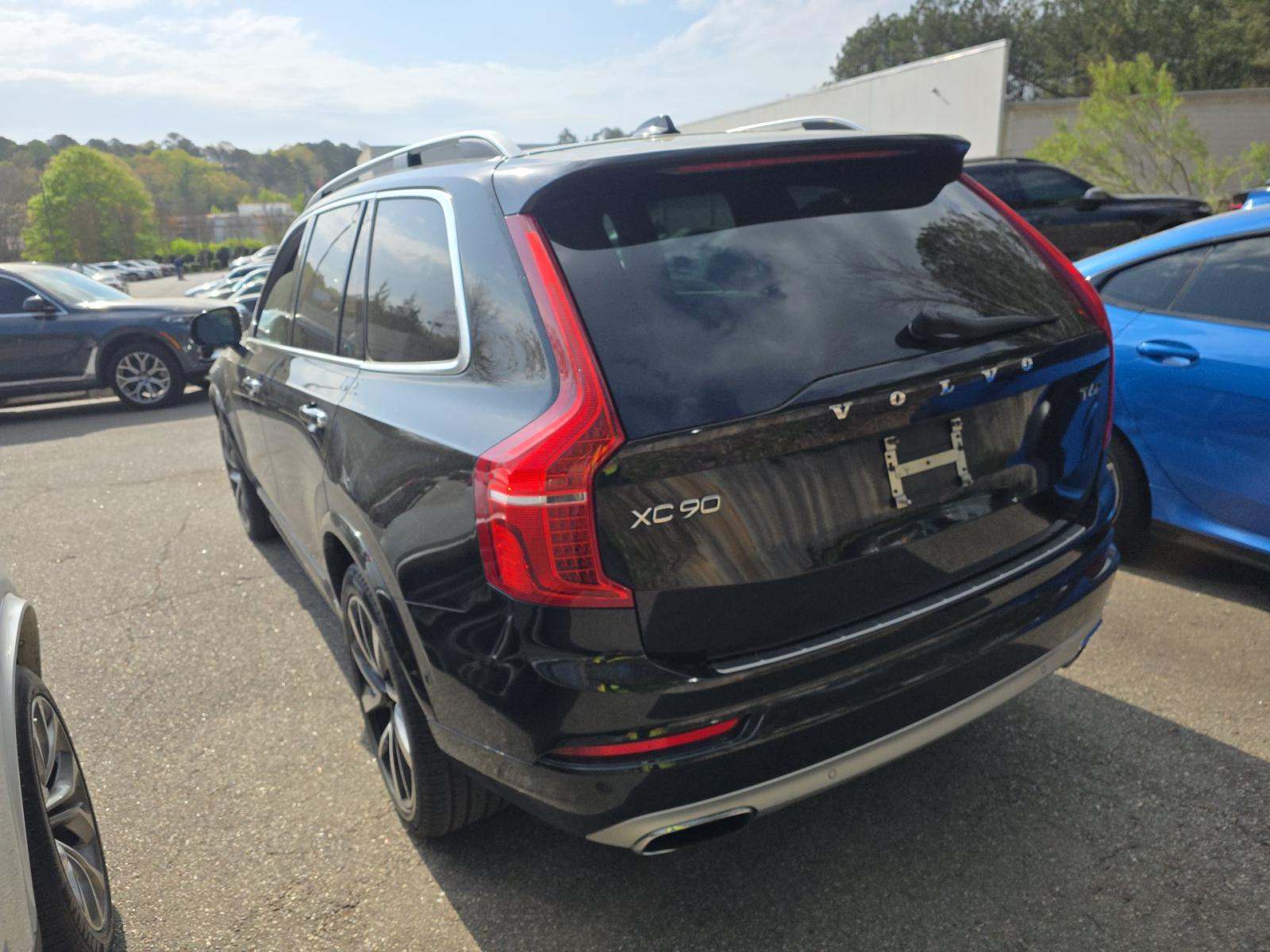 2018 Volvo XC90 T6 Momentum AWD