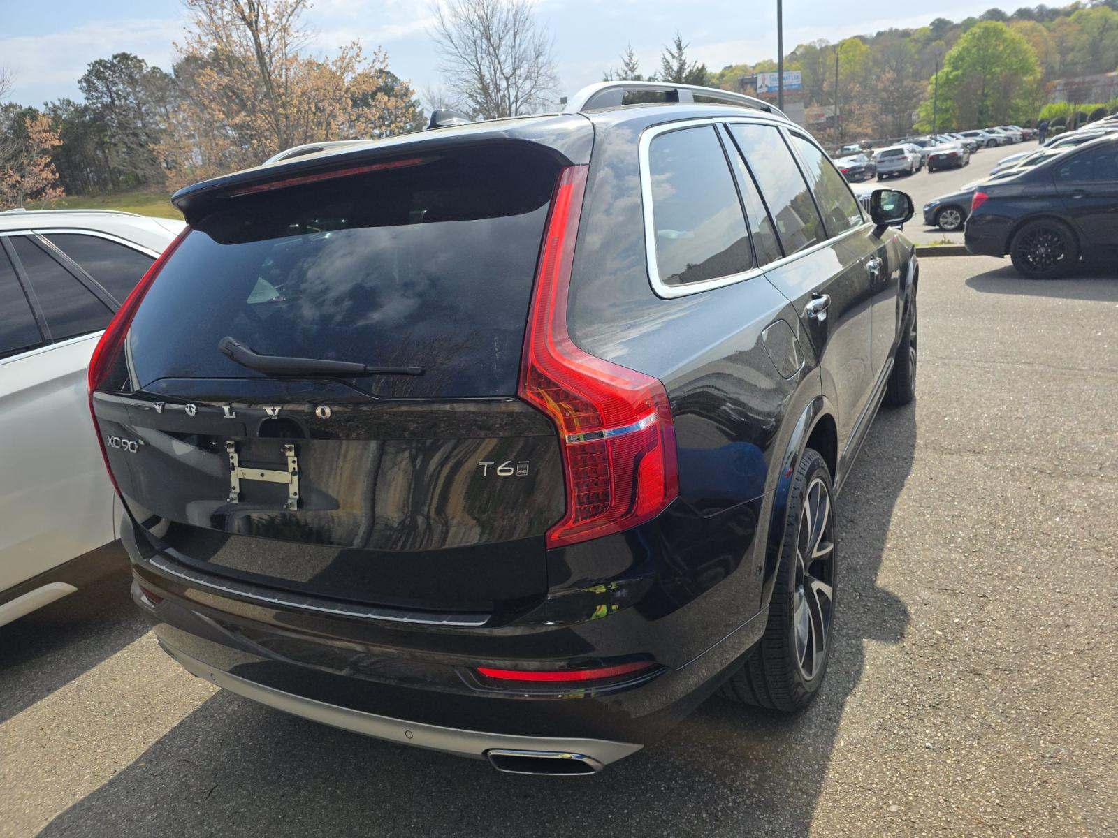 2018 Volvo XC90 T6 Momentum AWD