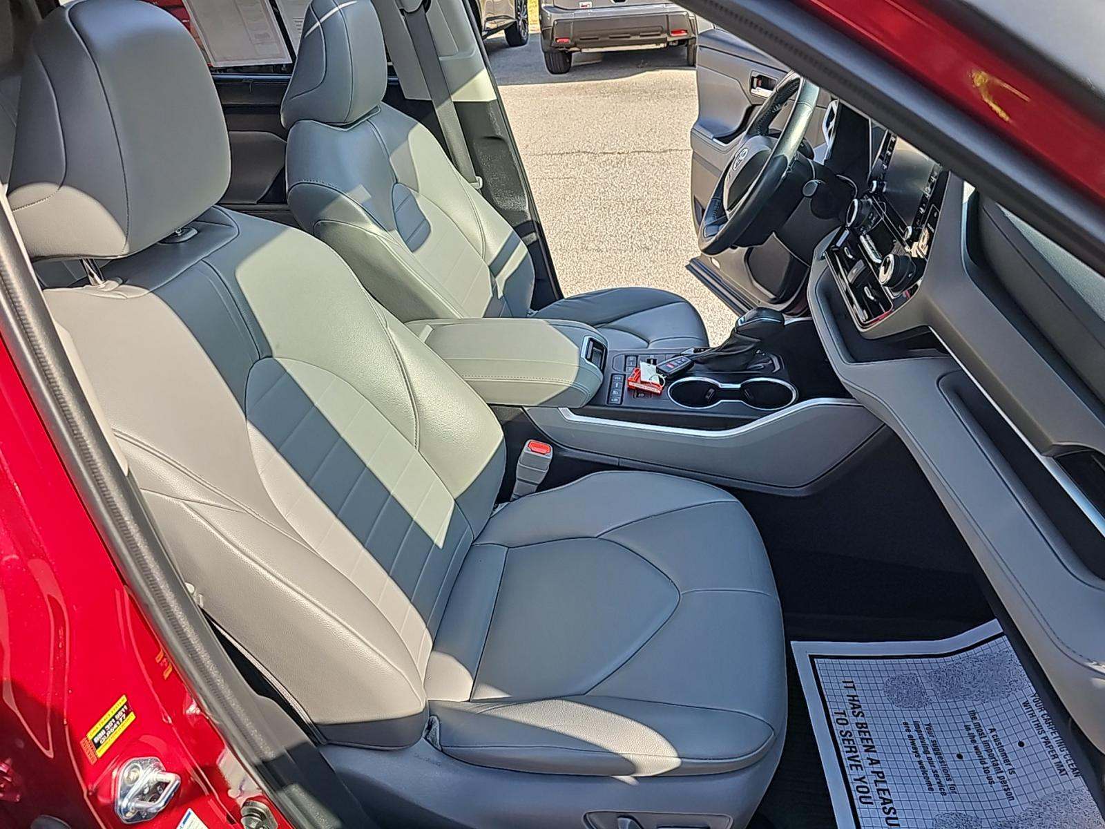 2022 Toyota Highlander XLE AWD