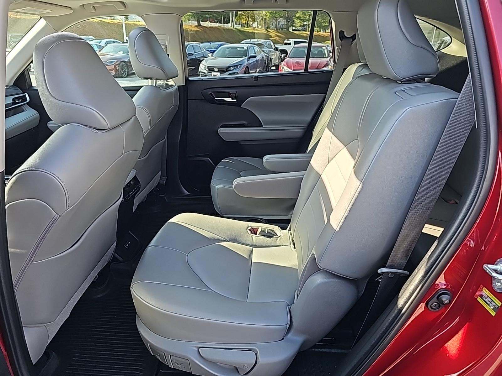 2022 Toyota Highlander XLE AWD