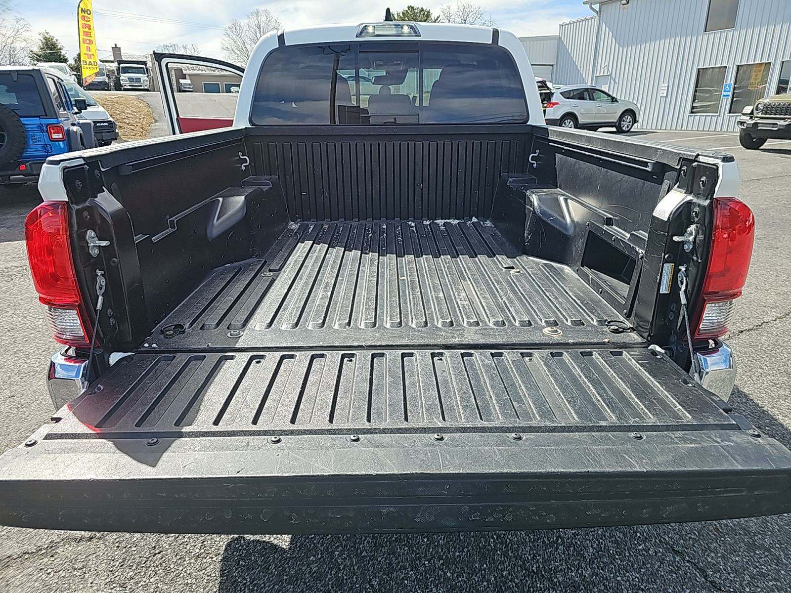 2023 Toyota Tacoma SR5 AWD