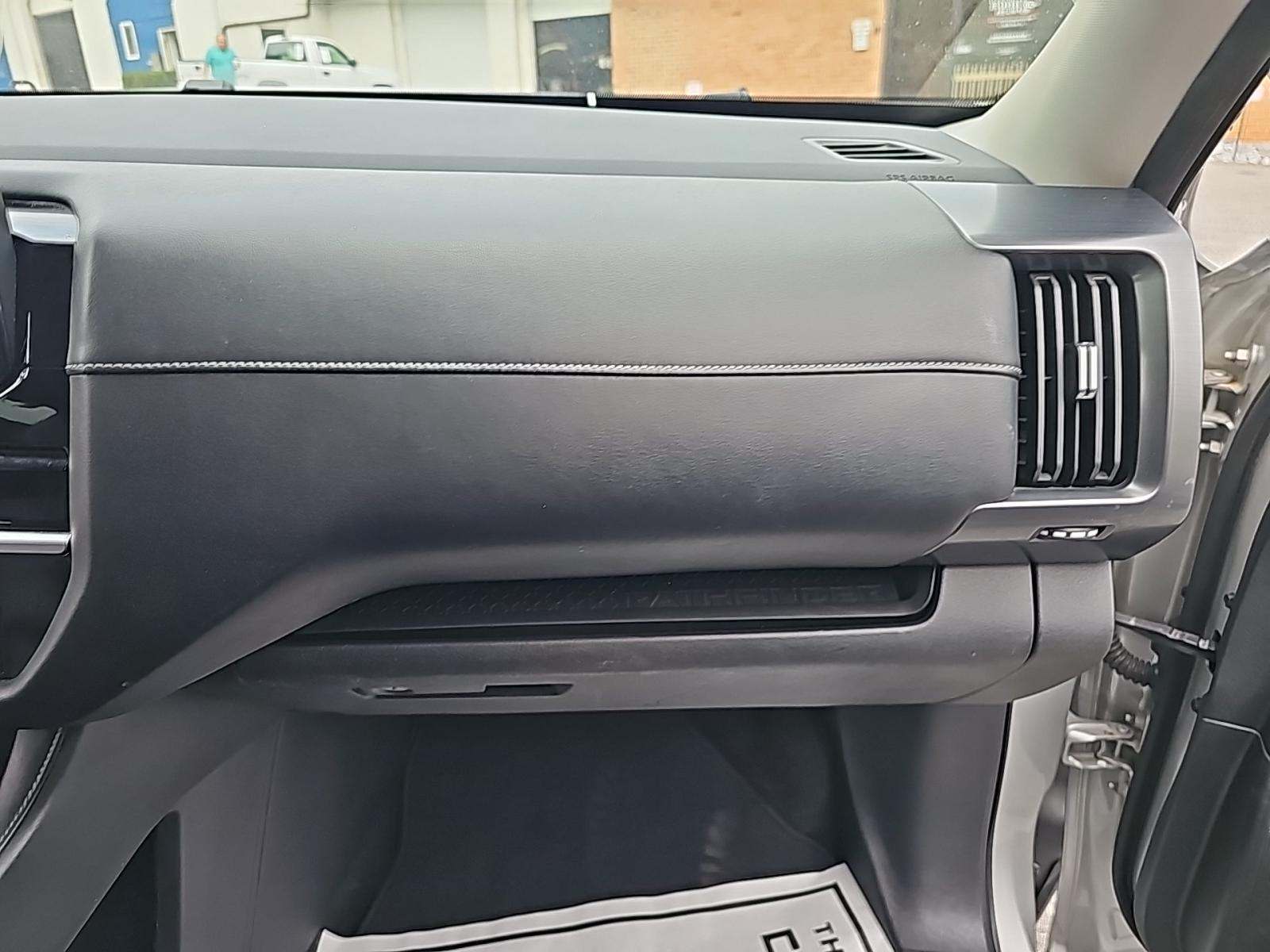 2023 Nissan Pathfinder SL AWD