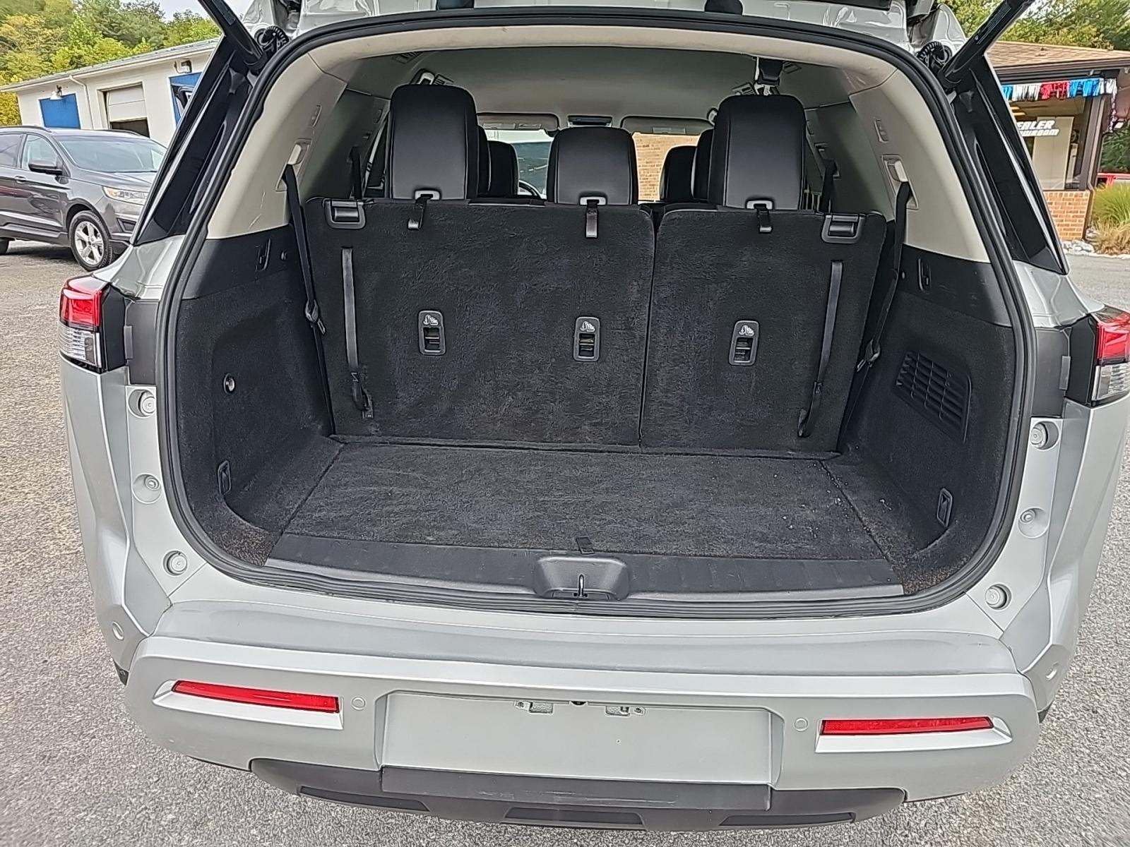 2023 Nissan Pathfinder SL AWD