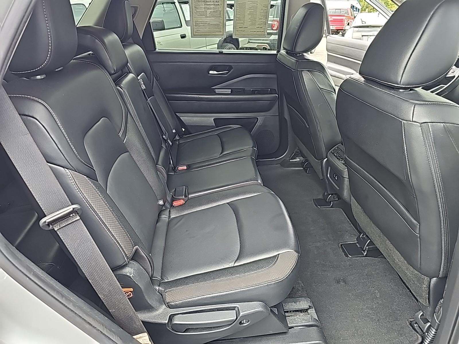 2023 Nissan Pathfinder SL AWD