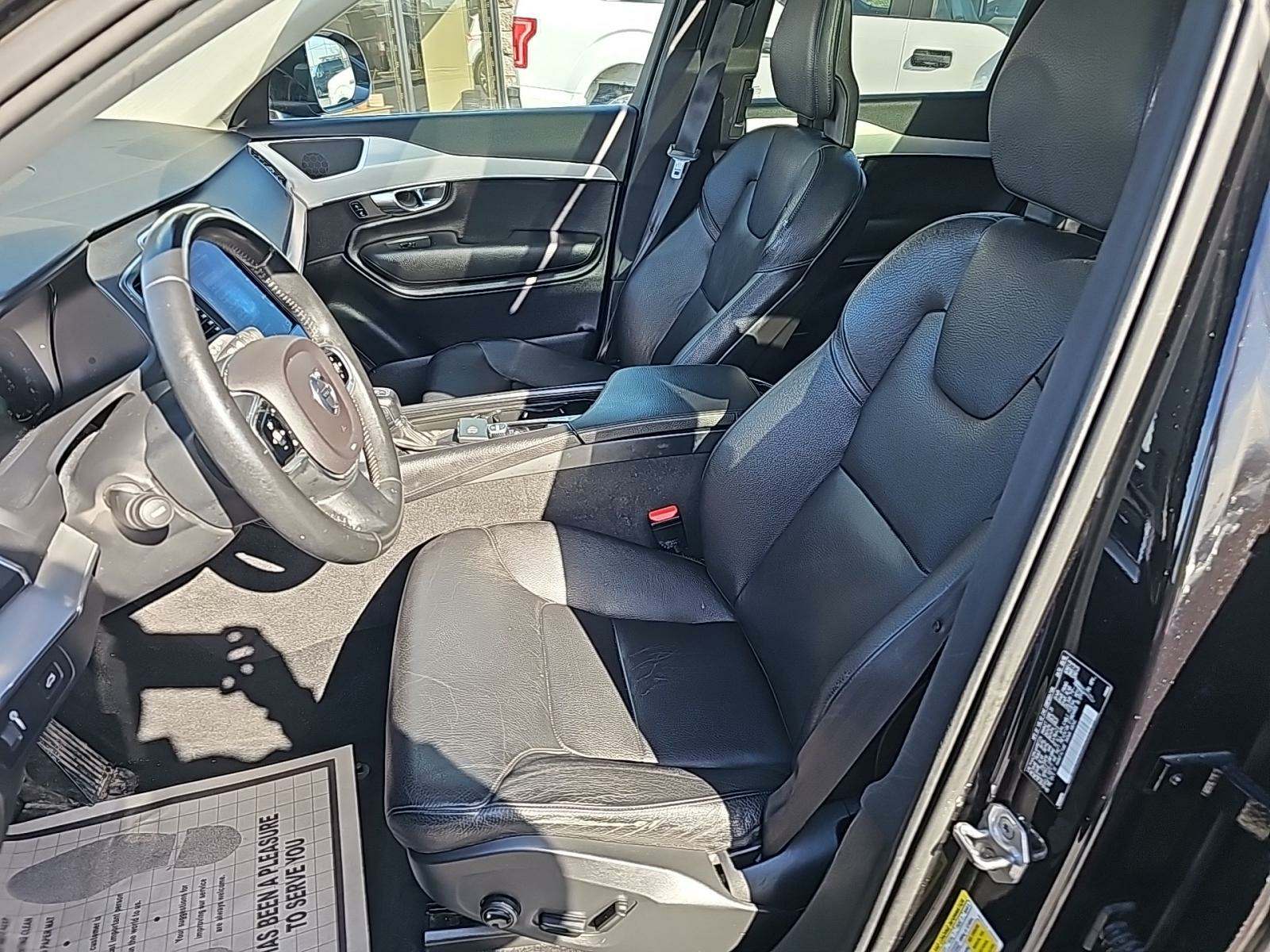 2017 Volvo XC90 T6 Momentum AWD