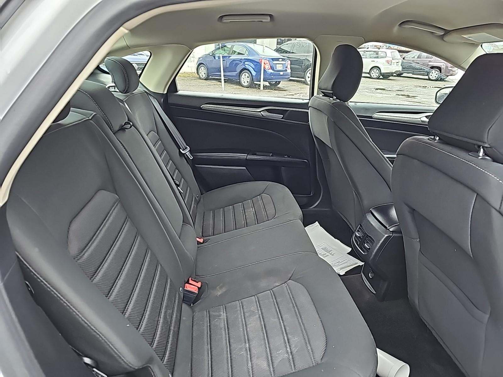 2020 Ford Fusion SE FWD