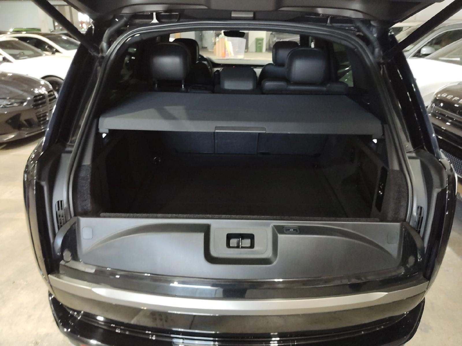 2023 Land Rover Range Rover SE AWD