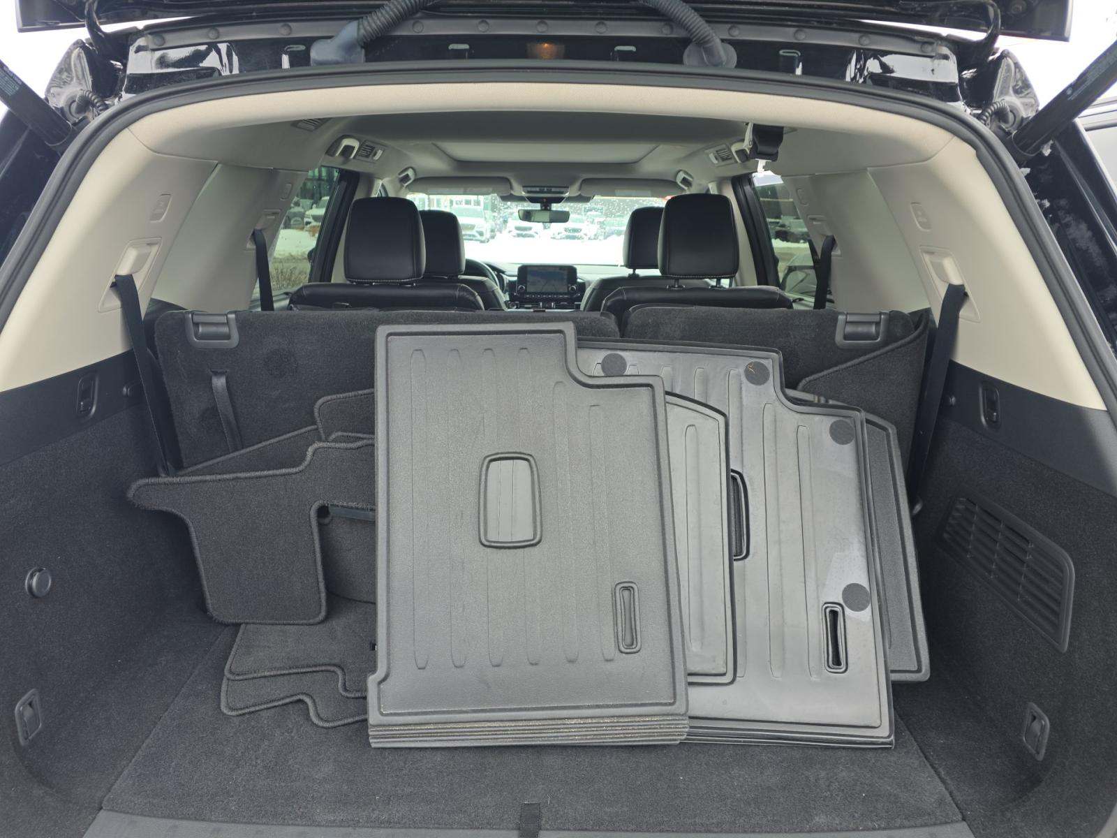 2023 Nissan Pathfinder Platinum AWD