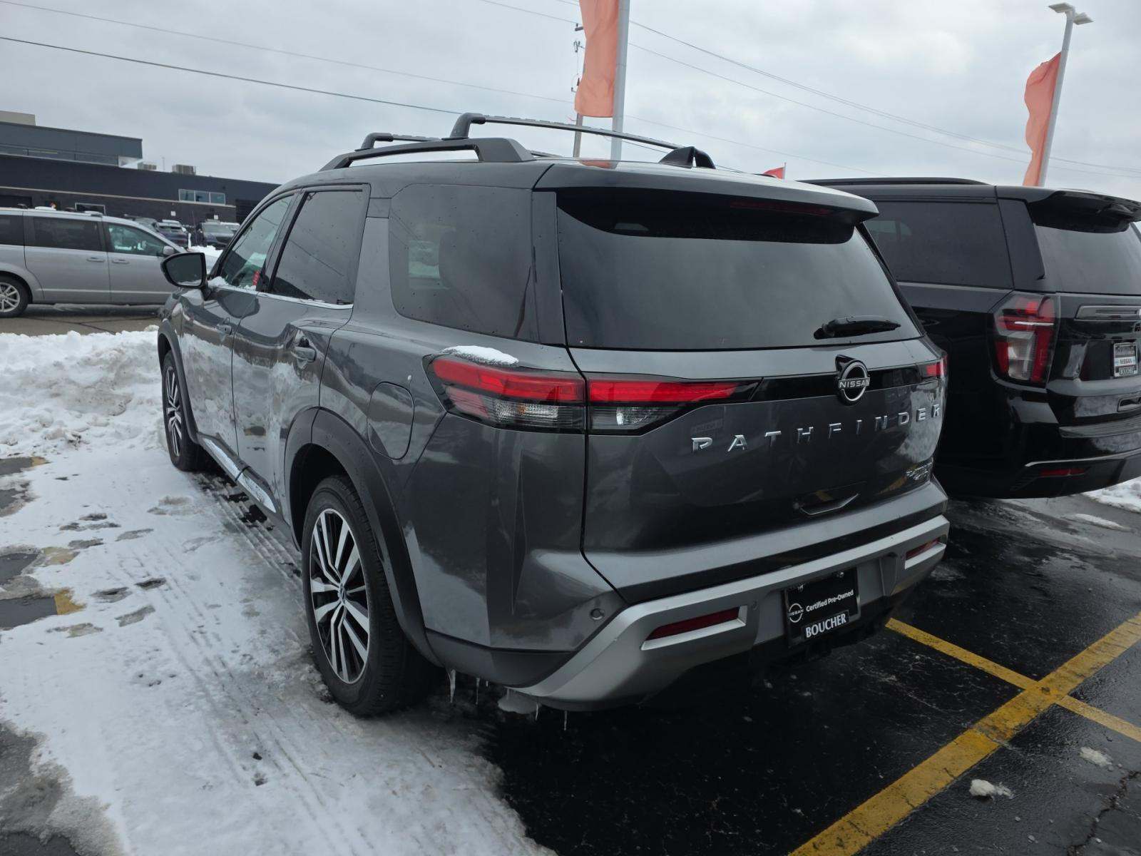 2023 Nissan Pathfinder Platinum AWD