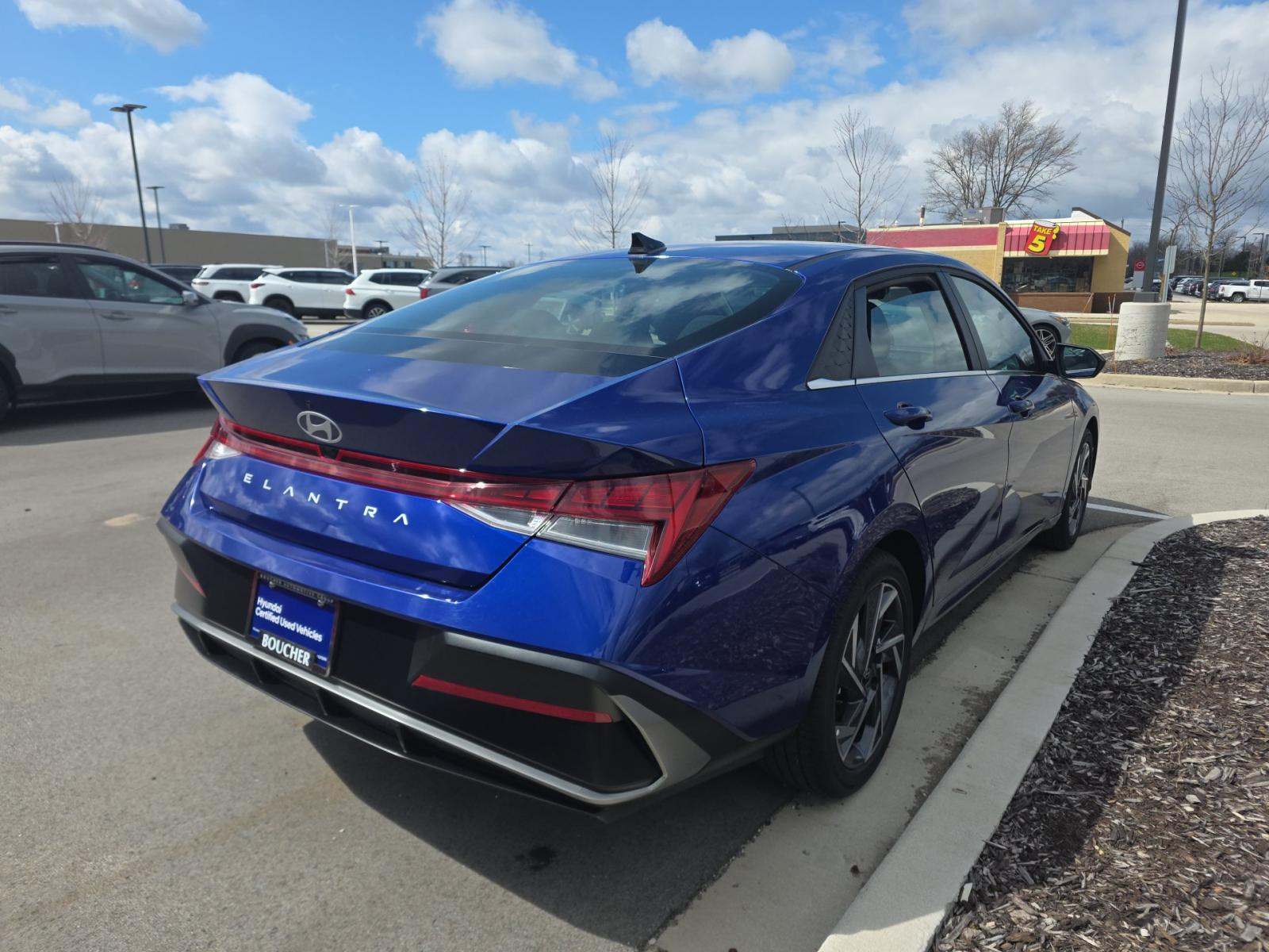 HYUNDAI SEL CONVENIENCE - 3