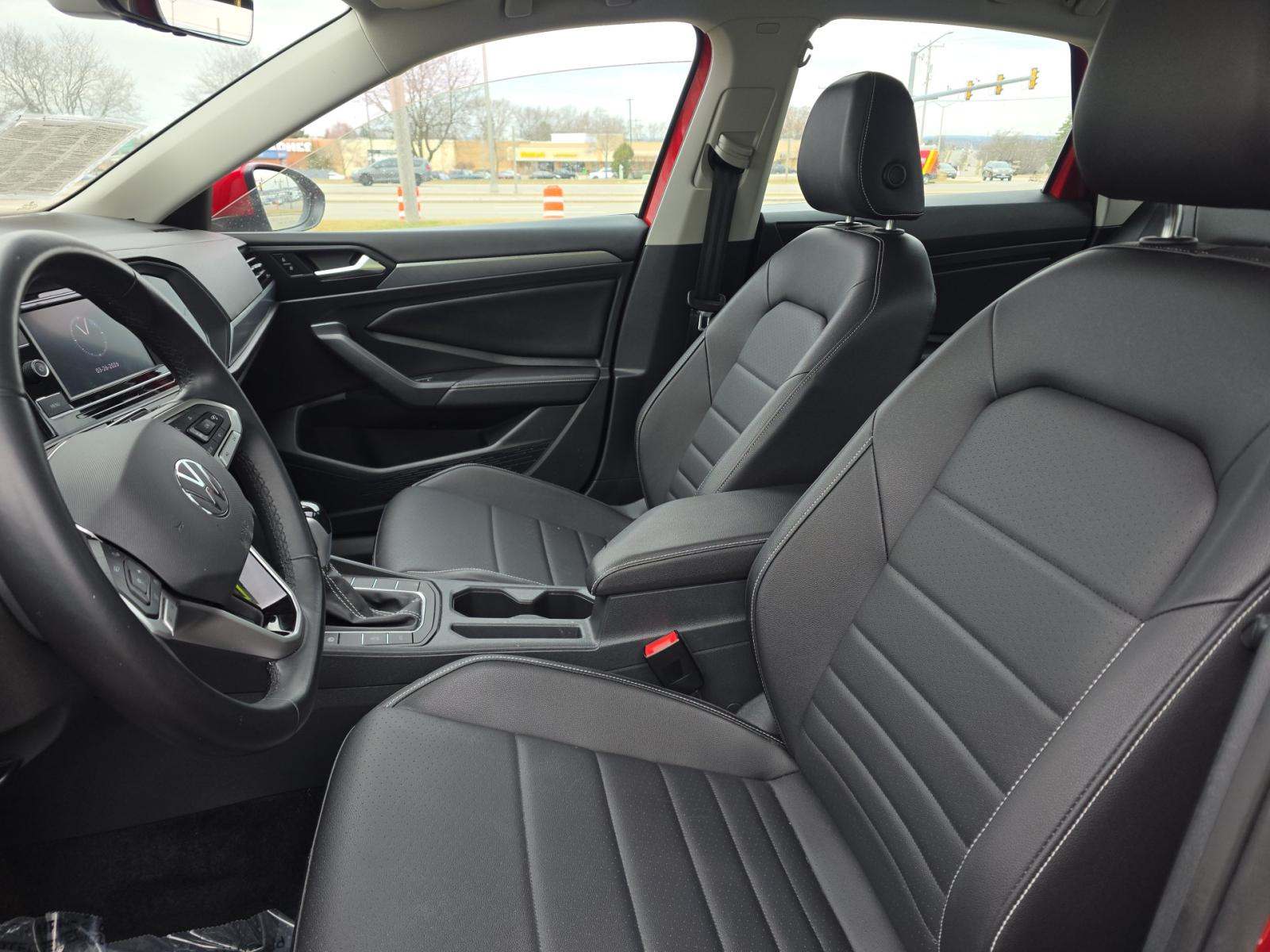 2022 Volkswagen Jetta 1.5T SE FWD