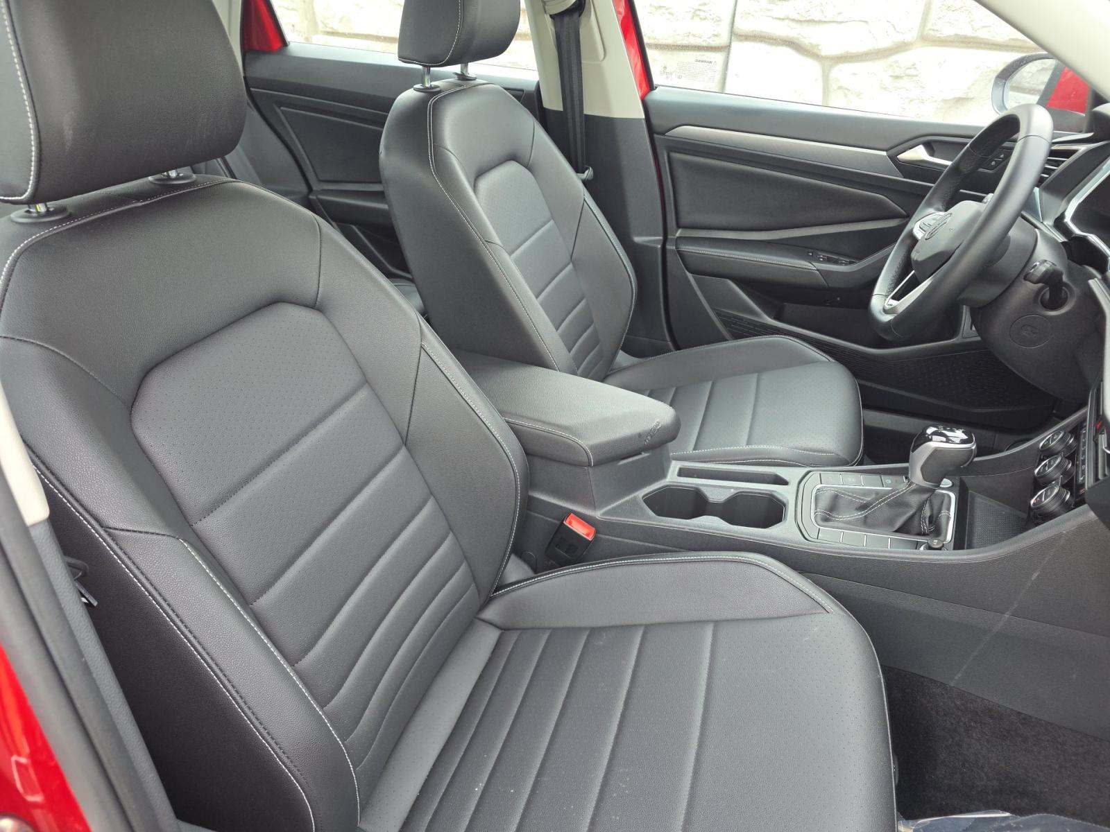 2022 Volkswagen Jetta 1.5T SE FWD