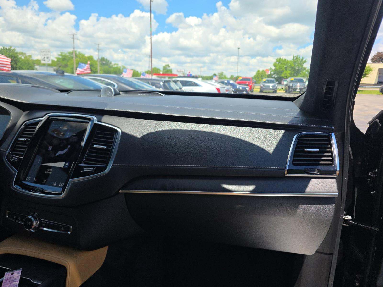 2022 Volvo XC90 Recharge T8 Inscription AWD