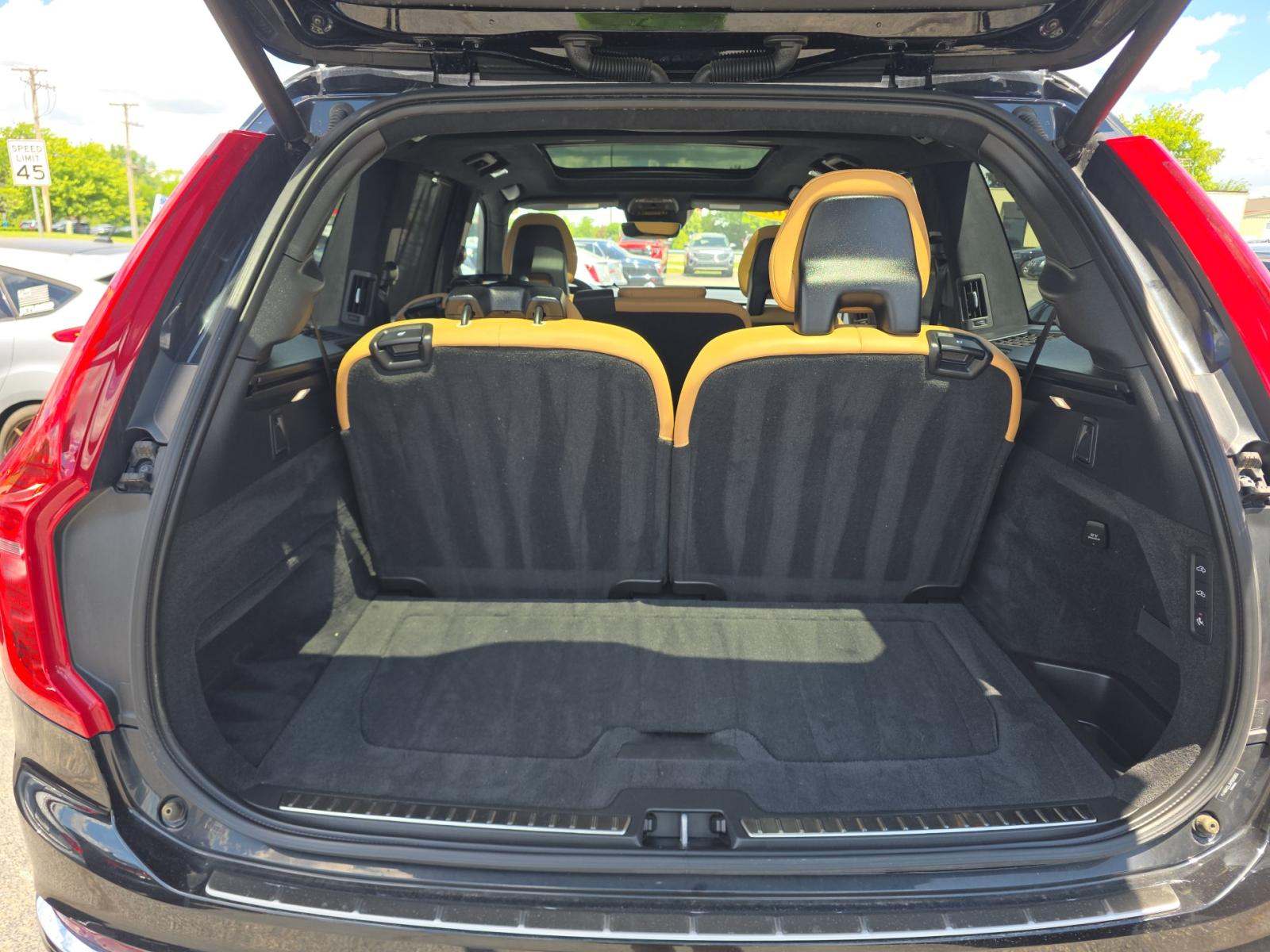 2022 Volvo XC90 Recharge T8 Inscription AWD