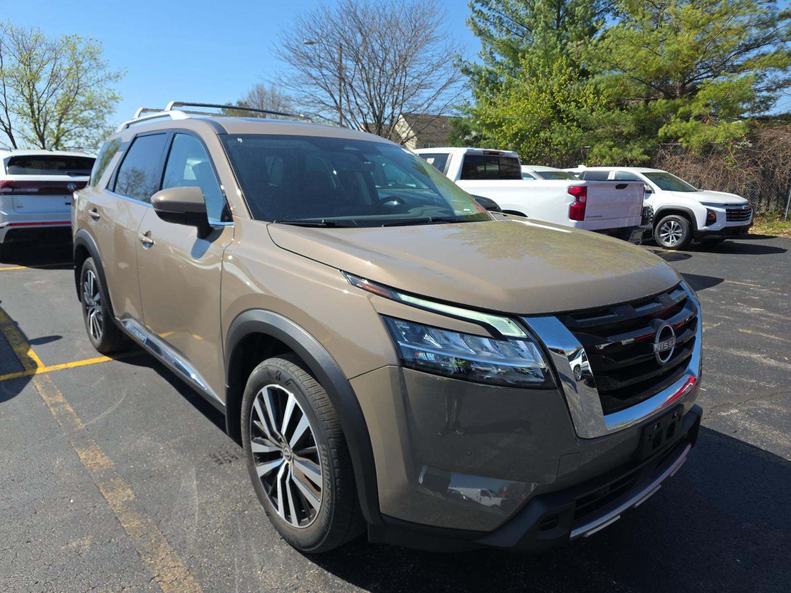 2023 Nissan Pathfinder Platinum AWD