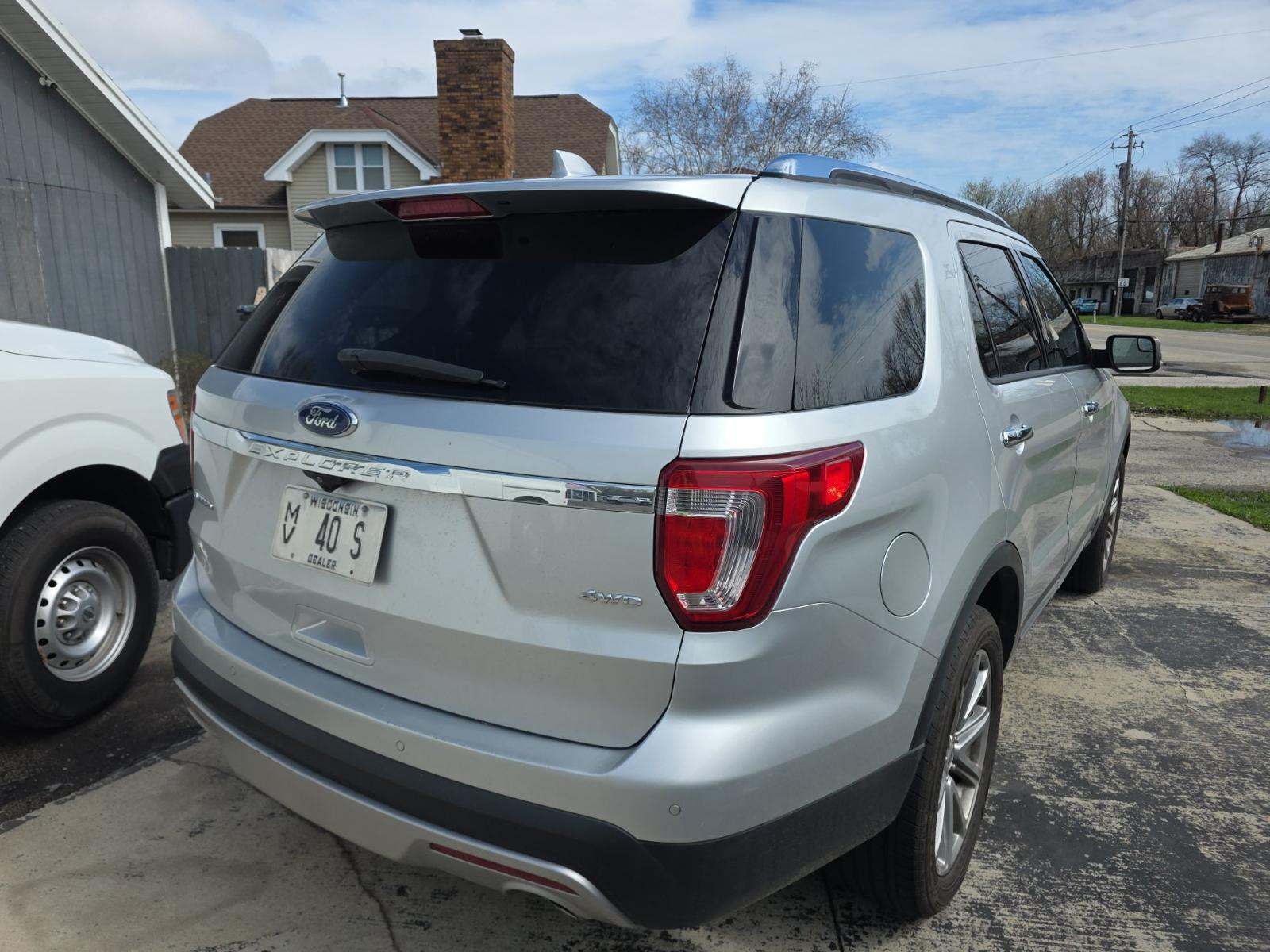 FORD EXPLORER - 3