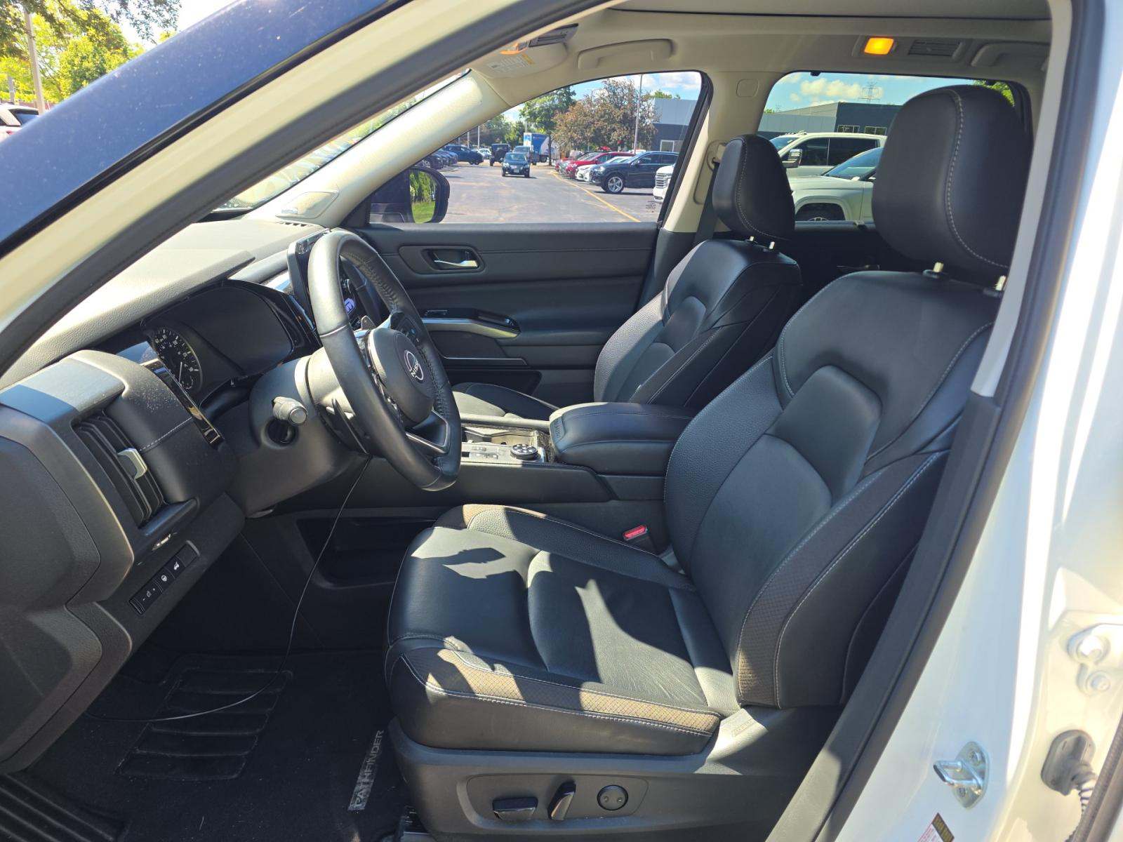 2024 Nissan Pathfinder SL AWD