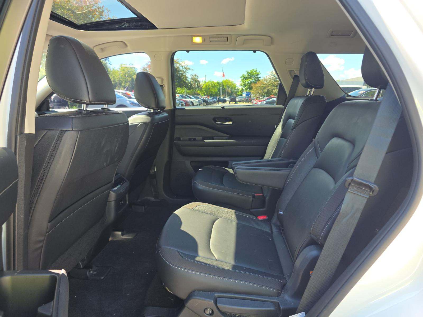 2024 Nissan Pathfinder SL AWD
