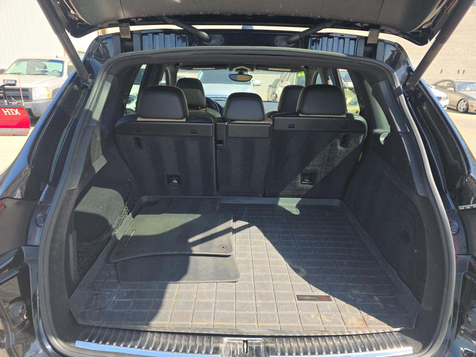 PORSCHE CAYENNE - 10