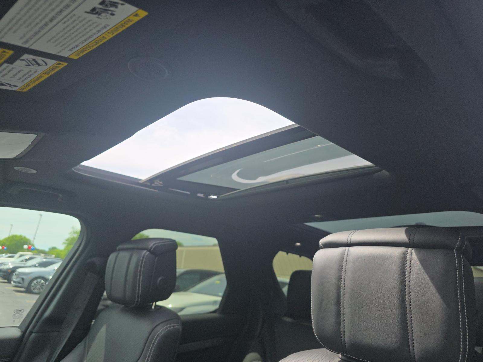 2024 Land Rover Discovery Dynamic SE AWD